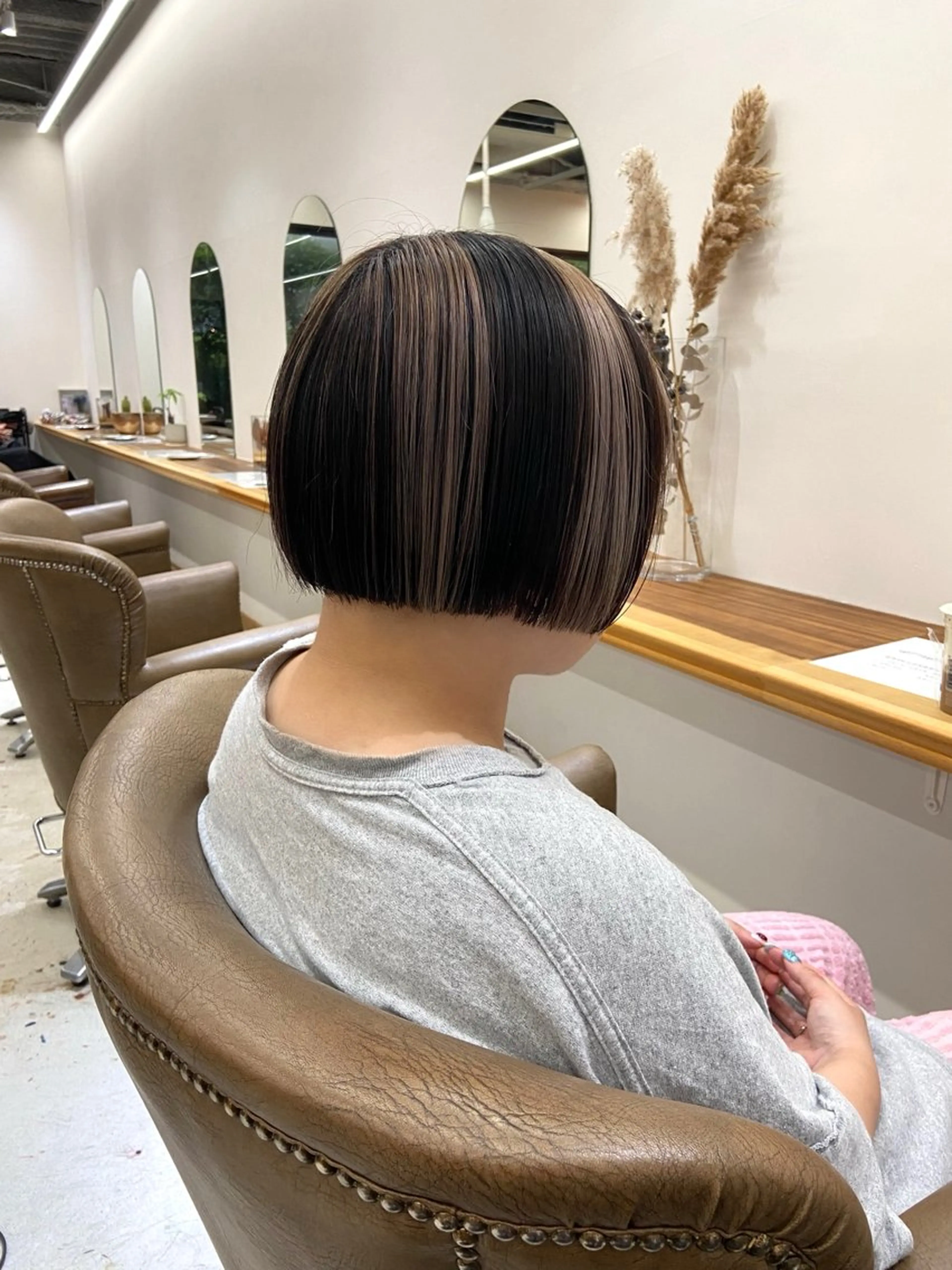 ショート ボブ カット トリートメント mana/ブリーチ なし/ベージュ/暖色のヘアスタイル