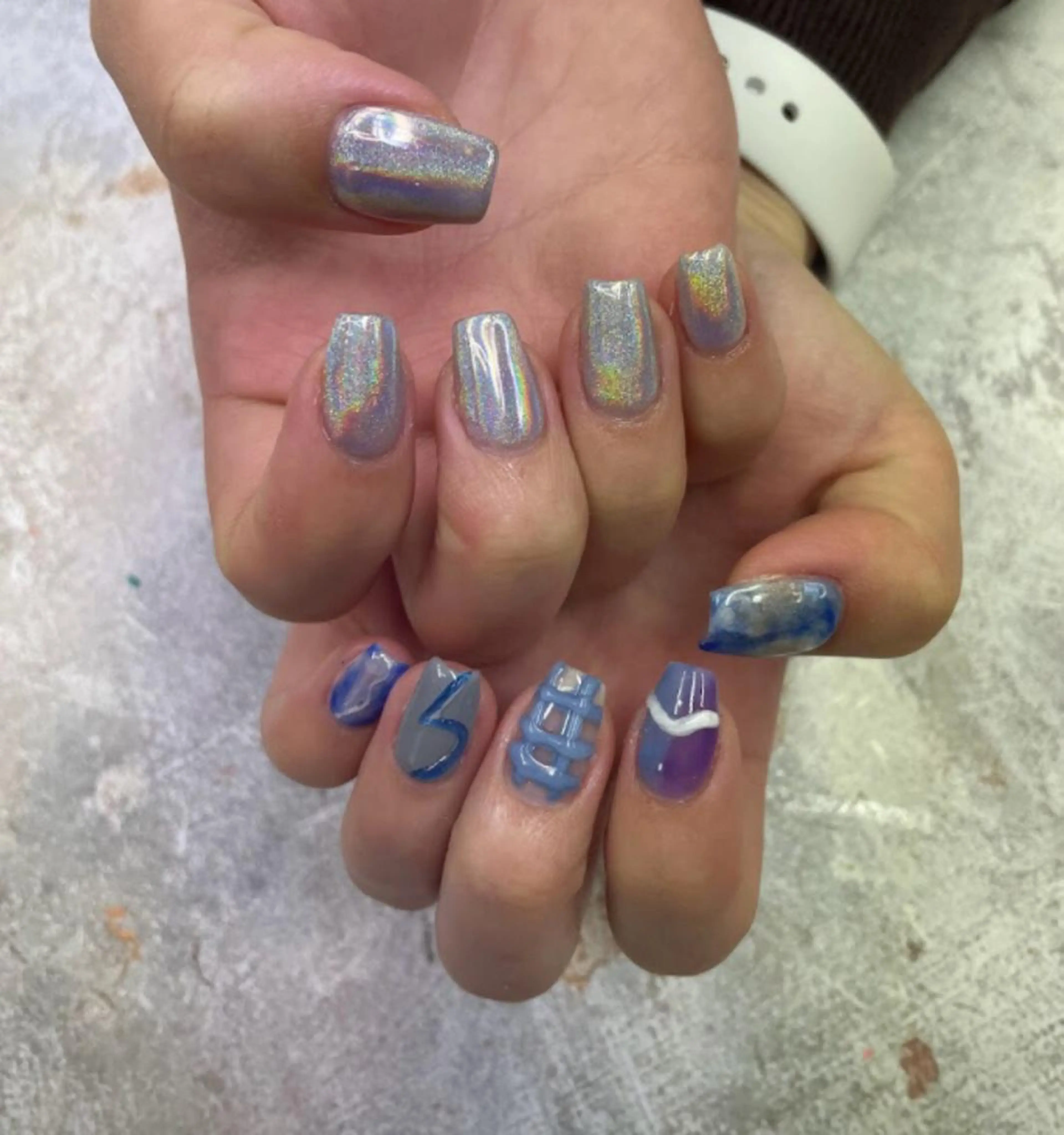 ネイル nailstudio eviz新宿店のネイルデザイン