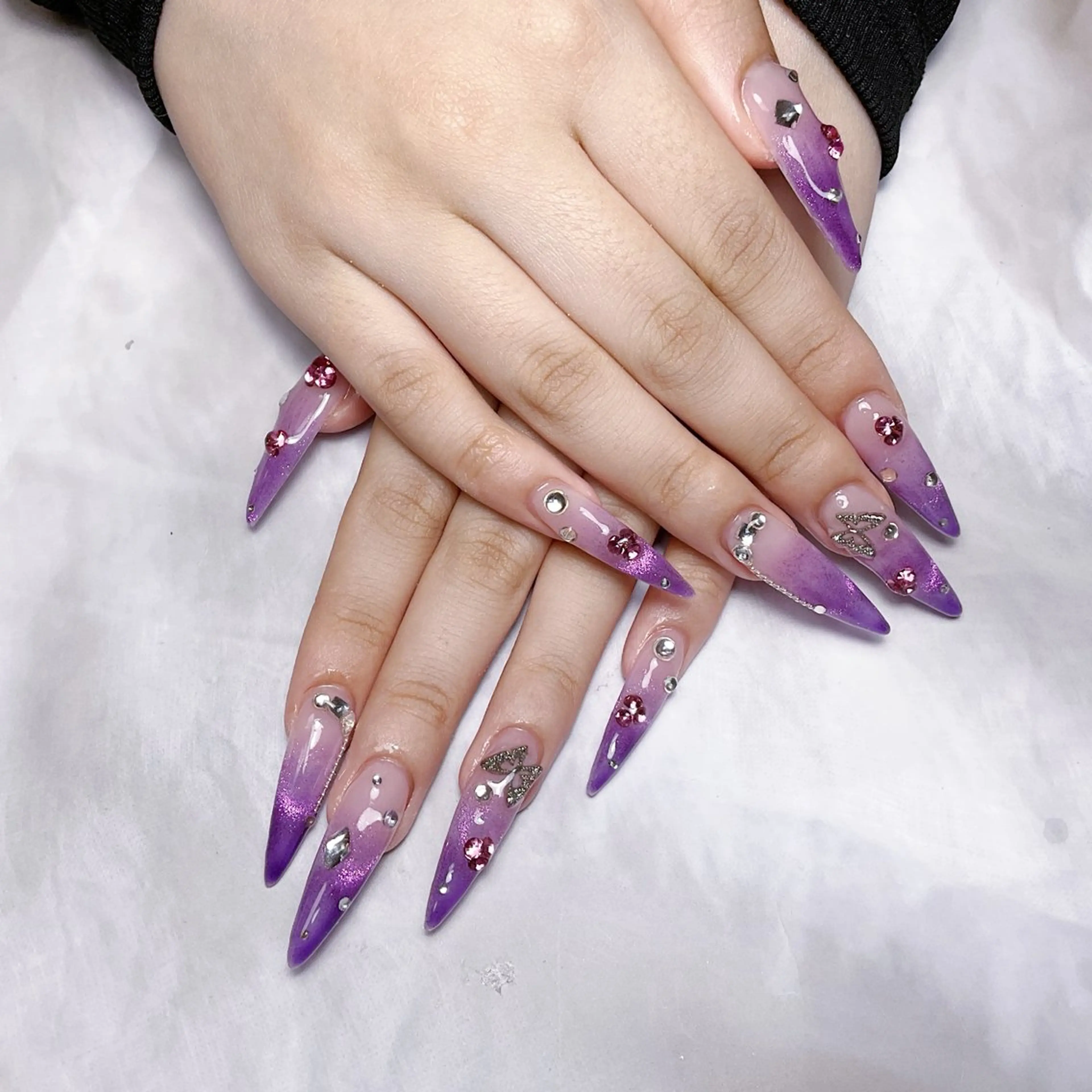 ネイル ハンドネイル 🍭Yun nail hyejin🌸のネイルデザイン