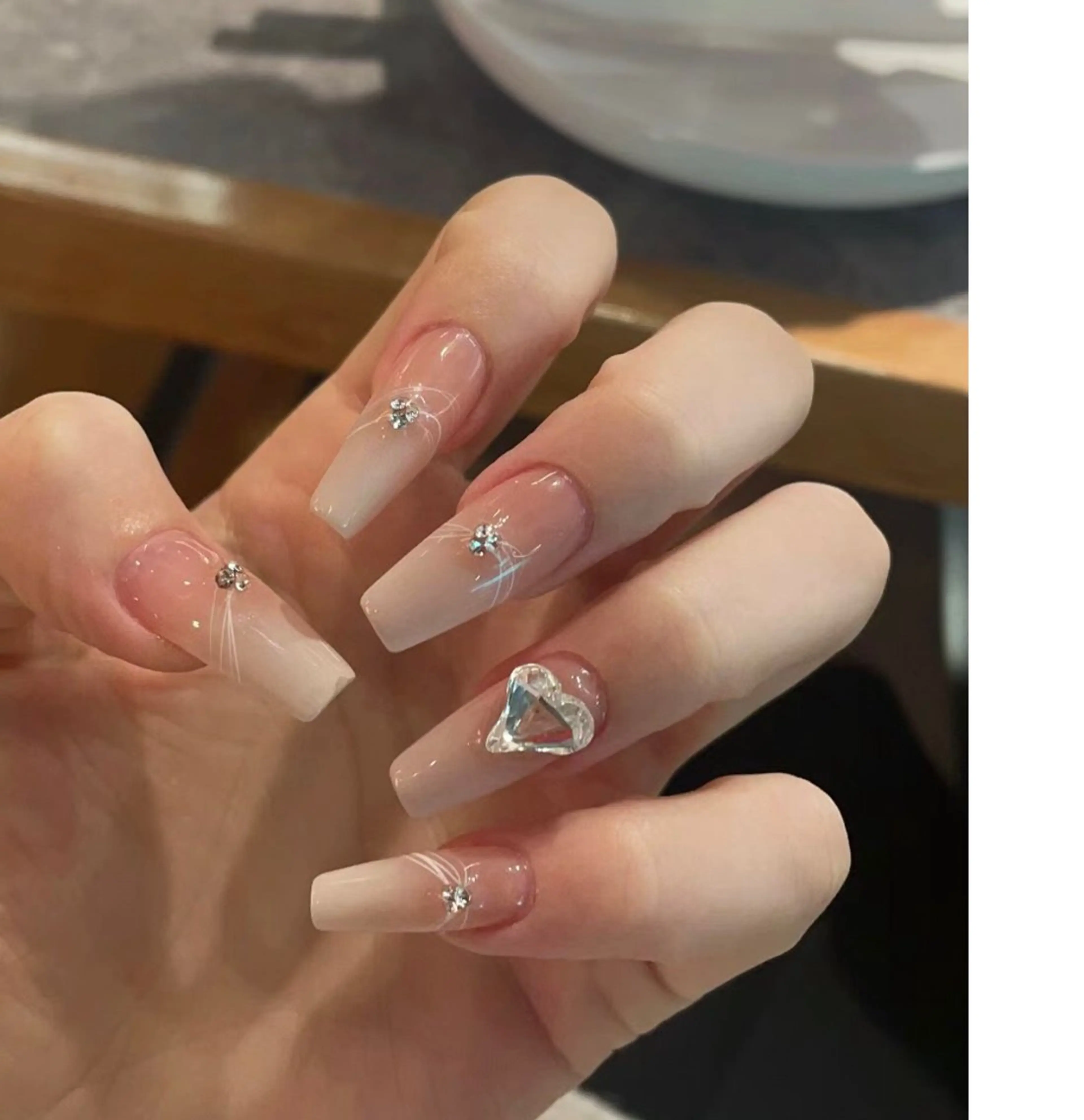 ネイル ハンドネイル エリ🫧 nail池袋東口のネイルデザイン