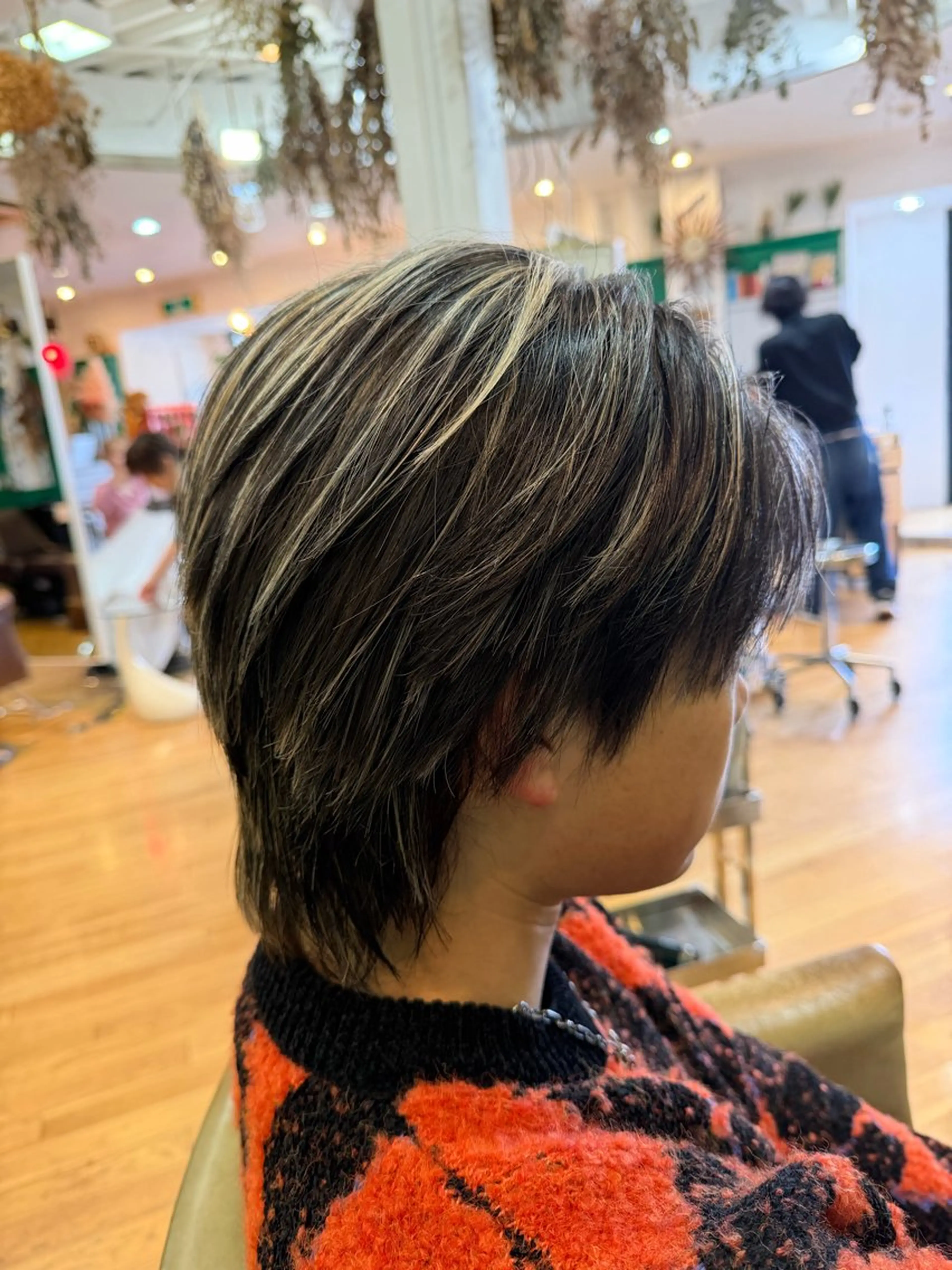 ミディアム カラー ハイライトカラー ハイライト カット ヘアカラー ウマバ ケンタロウのヘアスタイル