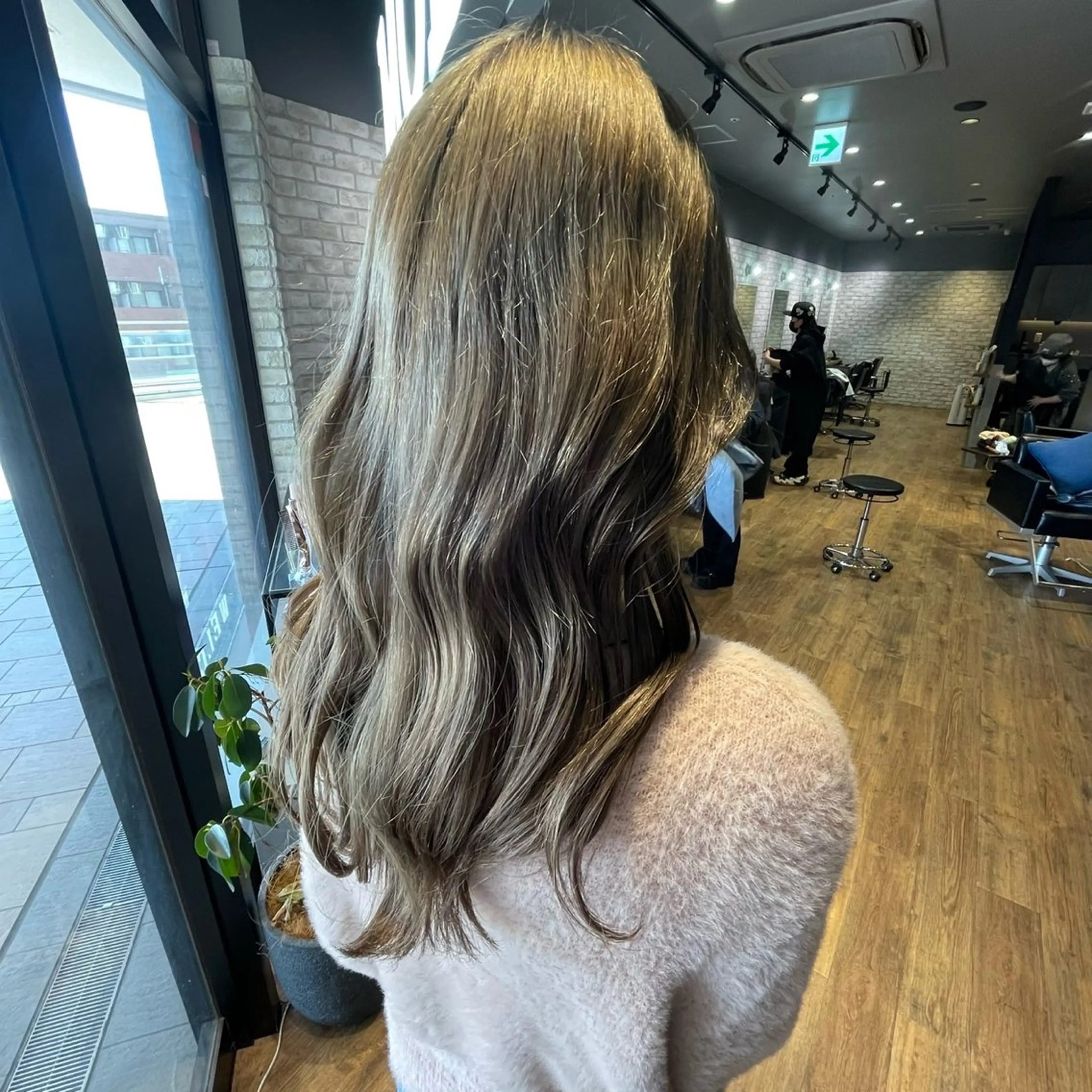 🌟ブリーチなしダブルカラー+超音波トリートメント🌟7150円の写真