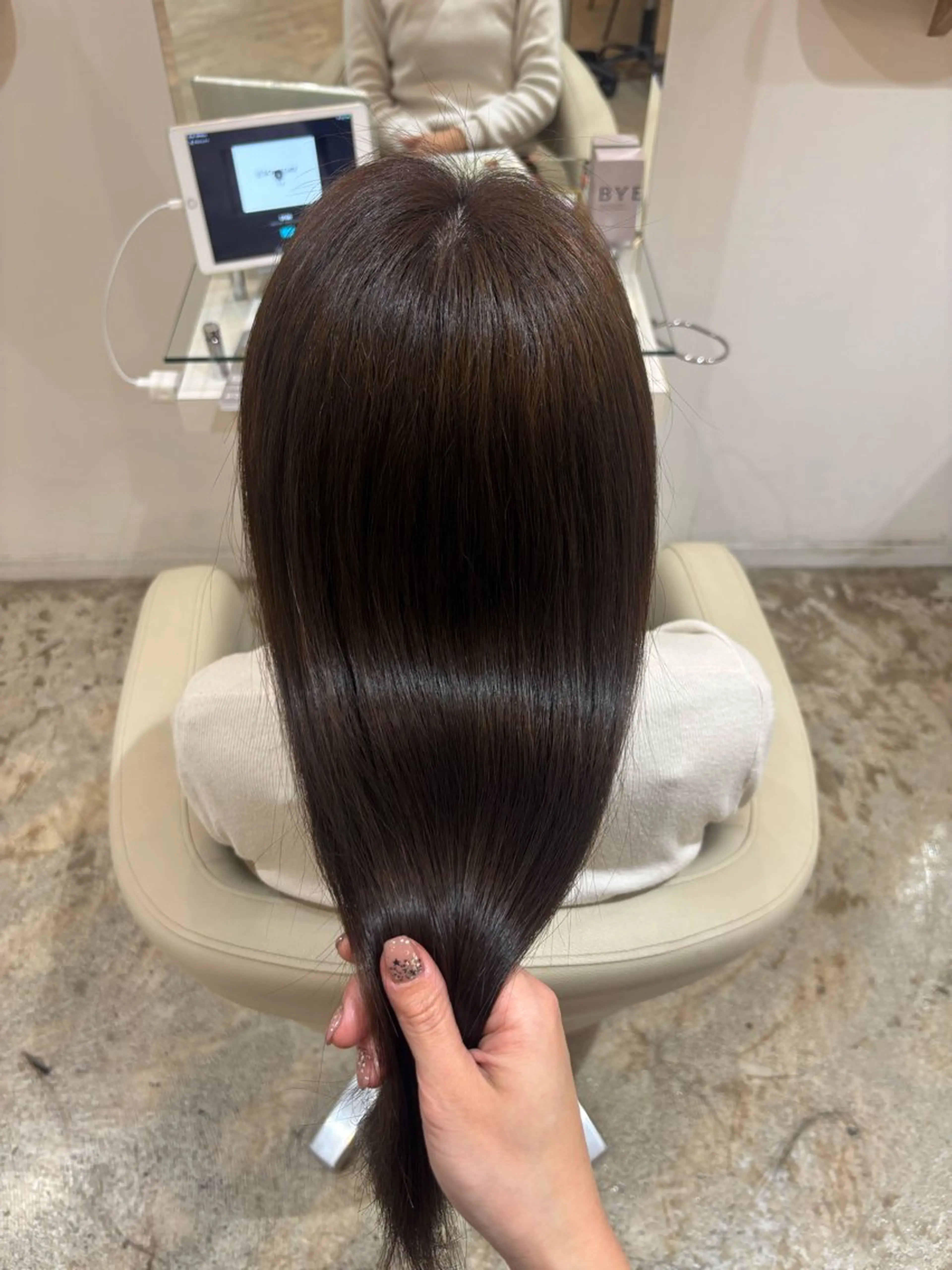 カラー 佐藤 優里のヘアスタイル
