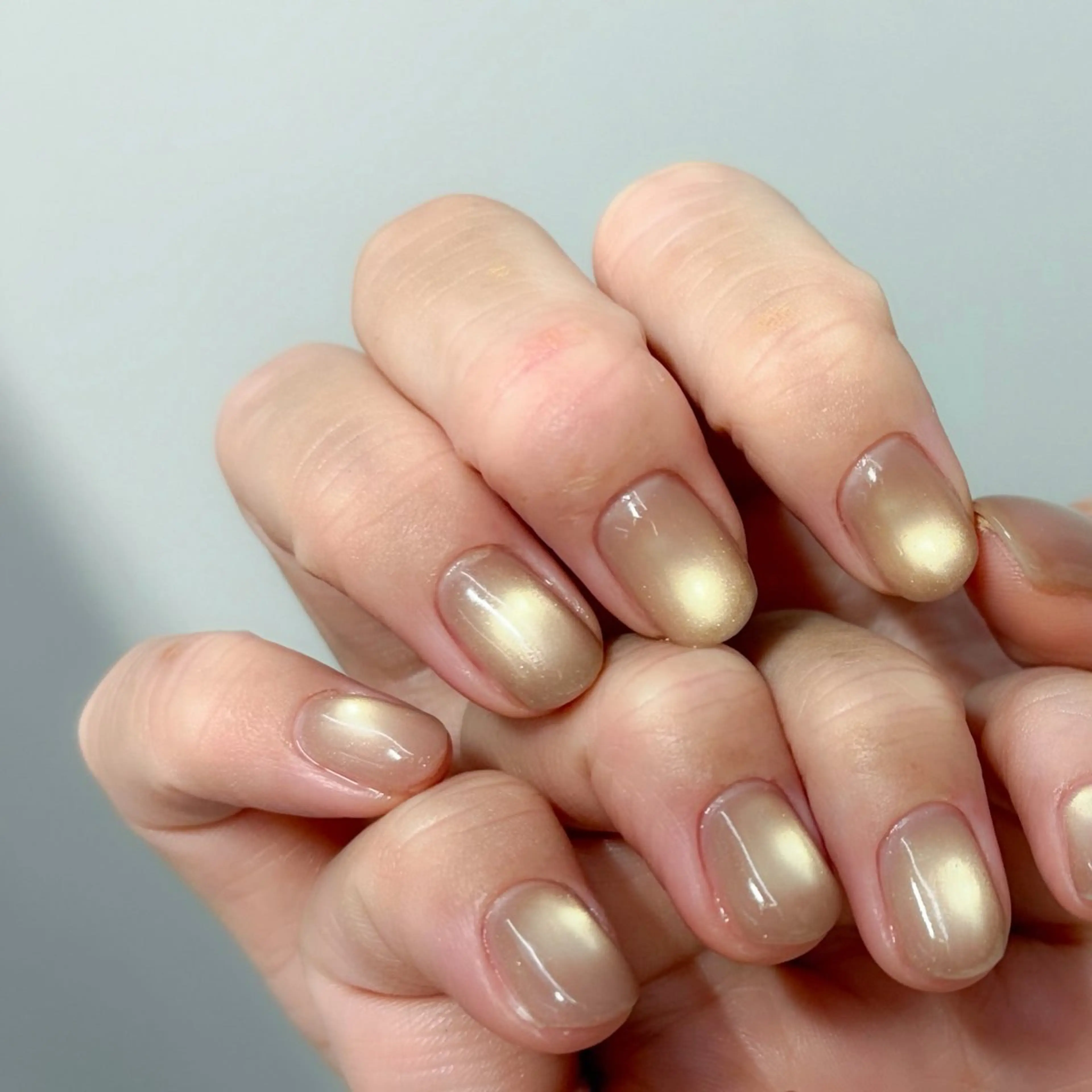 ネイル ブラウン ゴールド マグネットネイル シンプルネイル 春ネイル ハンドネイル nailmum jijiのネイルデザイン