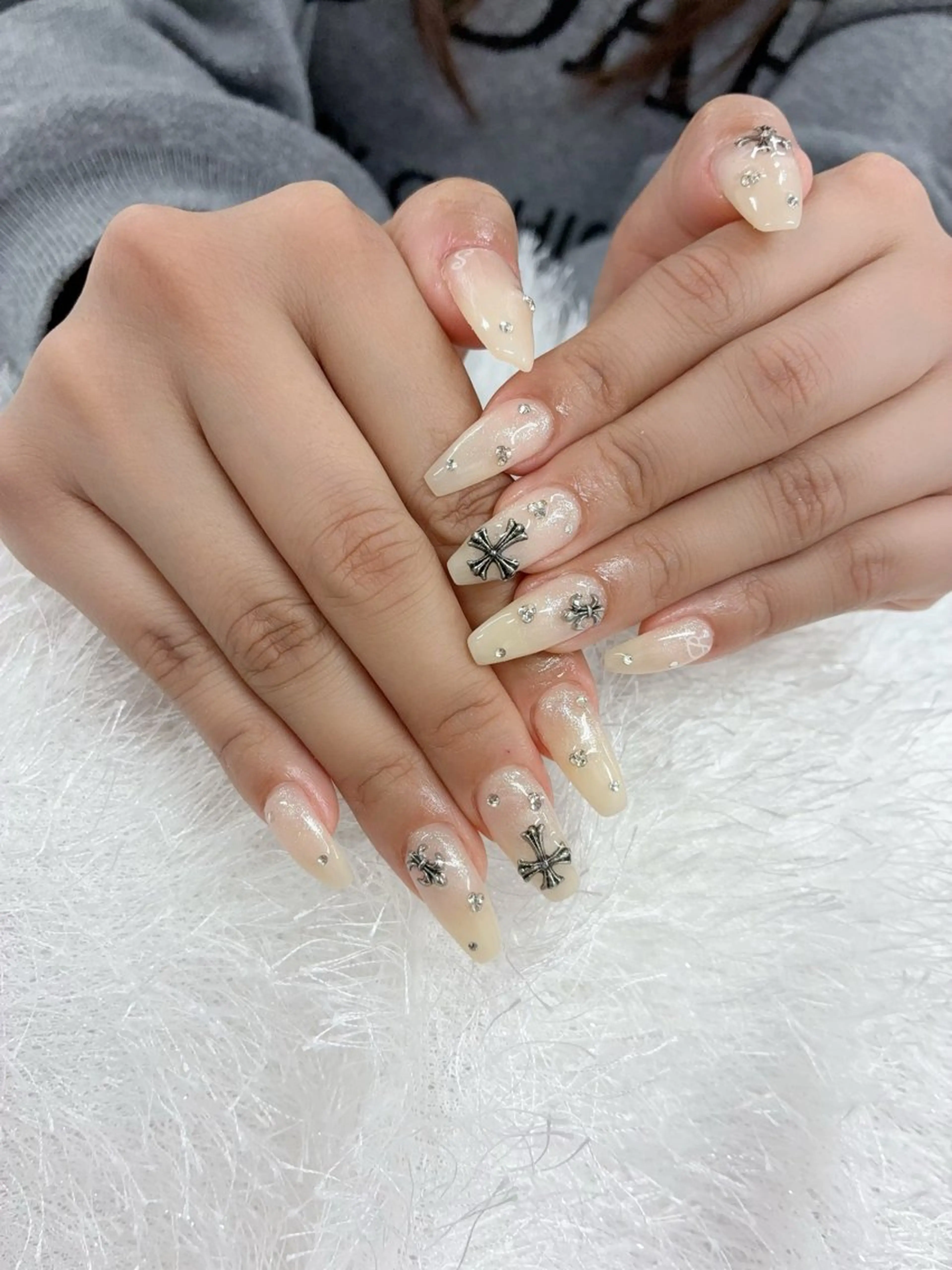 ネイル ハンドネイル 佐藤 依娜のネイルデザイン