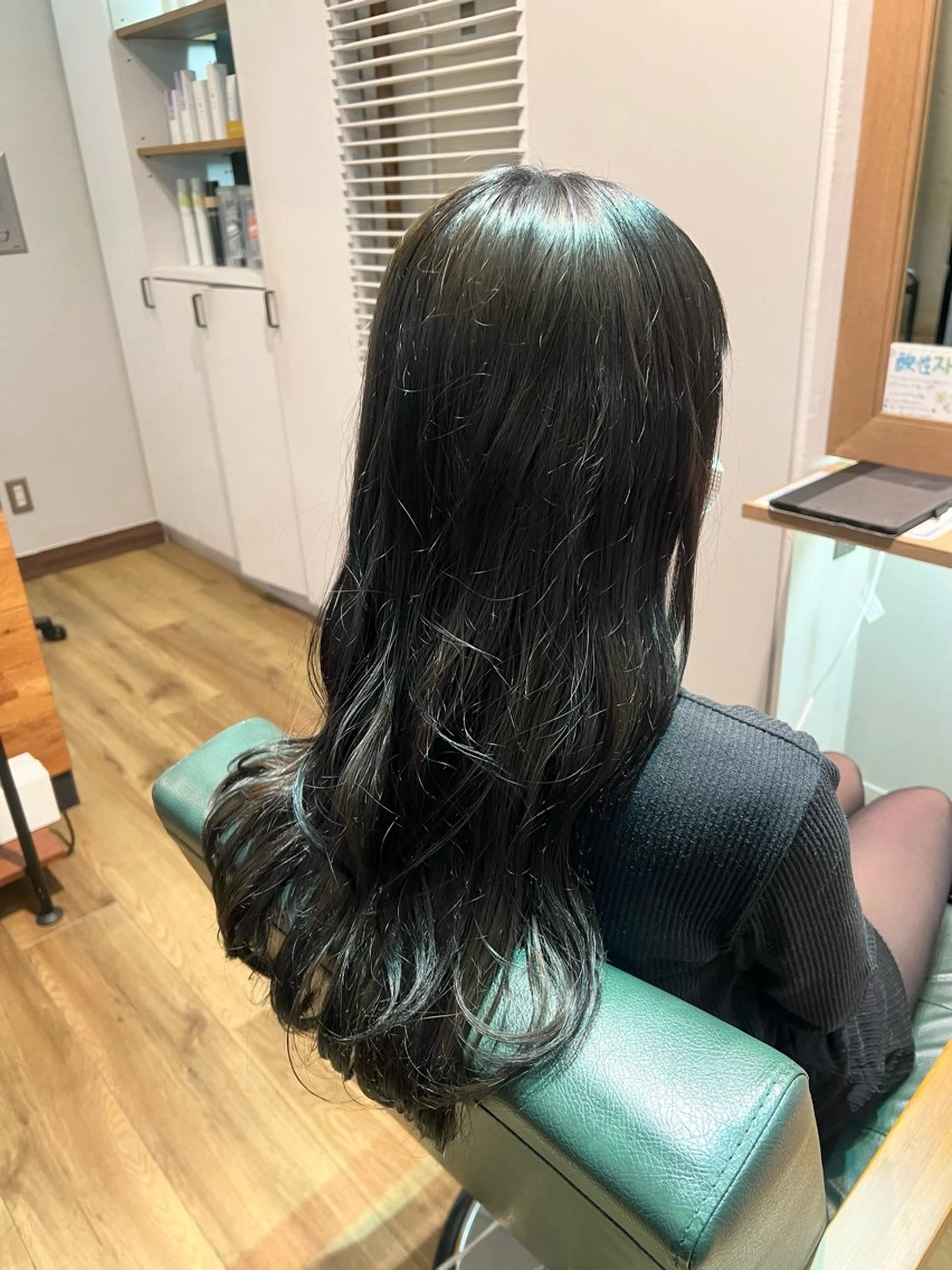 ロング カラー グレージュ ヘアカラー トリートメント ツキダテ ユイのヘアスタイル