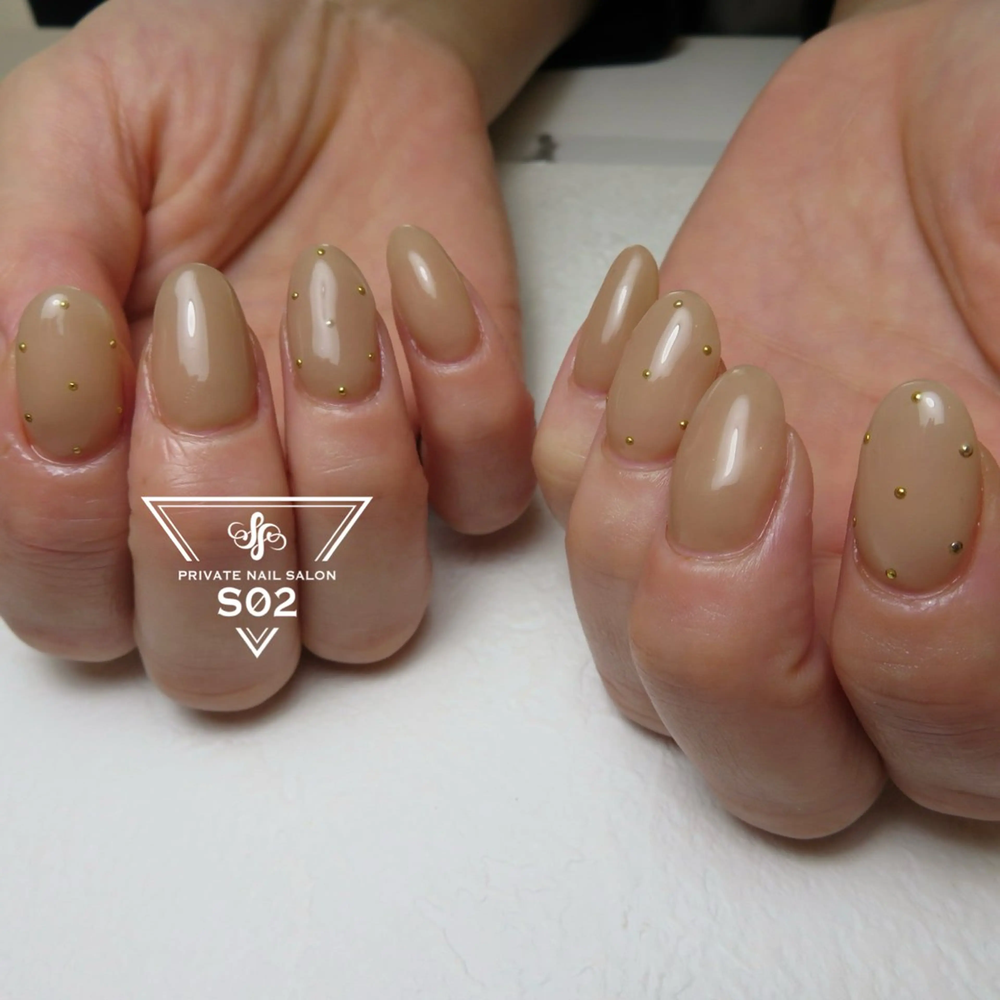 ネイル S02 𝙲𝚑𝚒𝚎のネイルデザイン