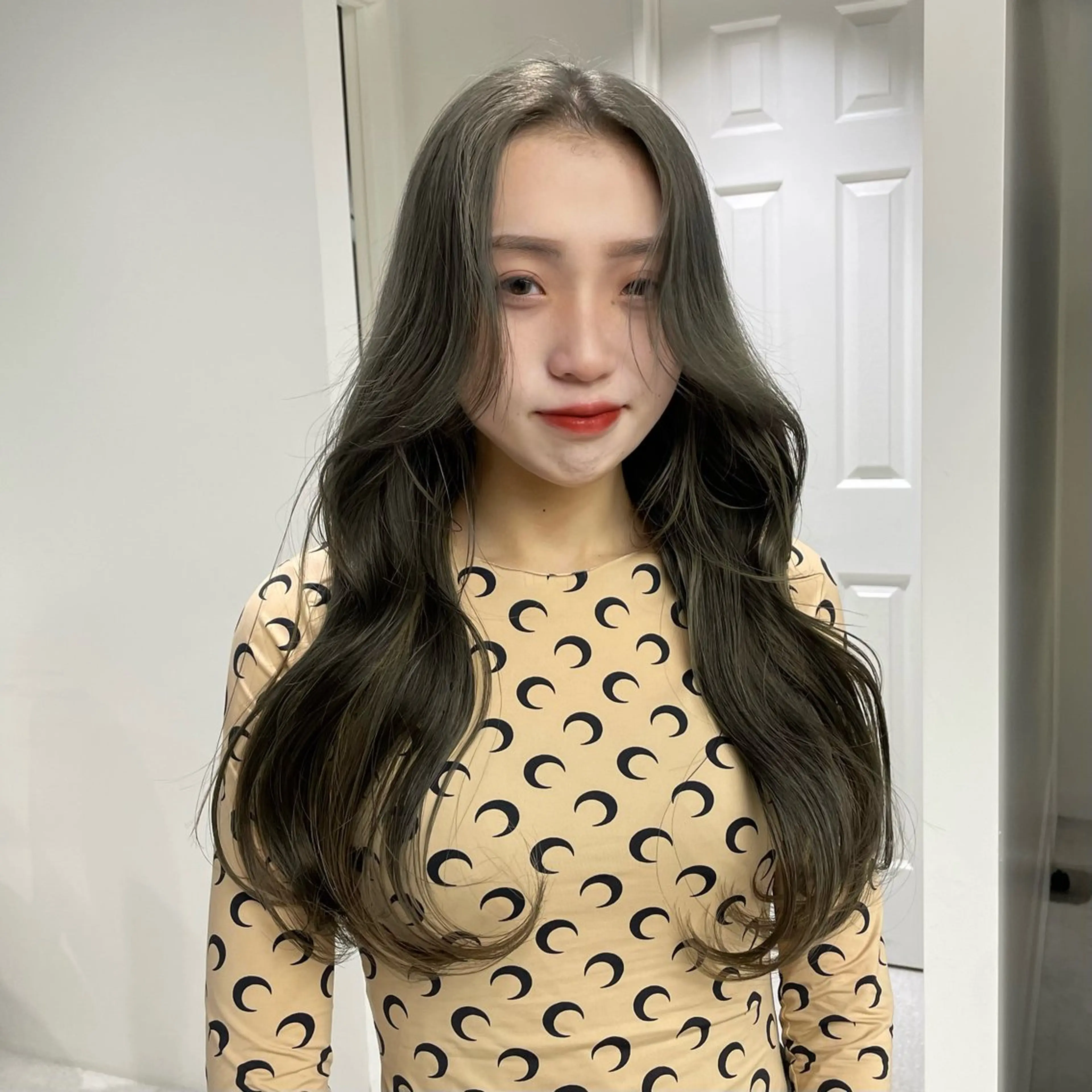 カラー クルミ/ 💕ワンホンネイルのネイルデザイン