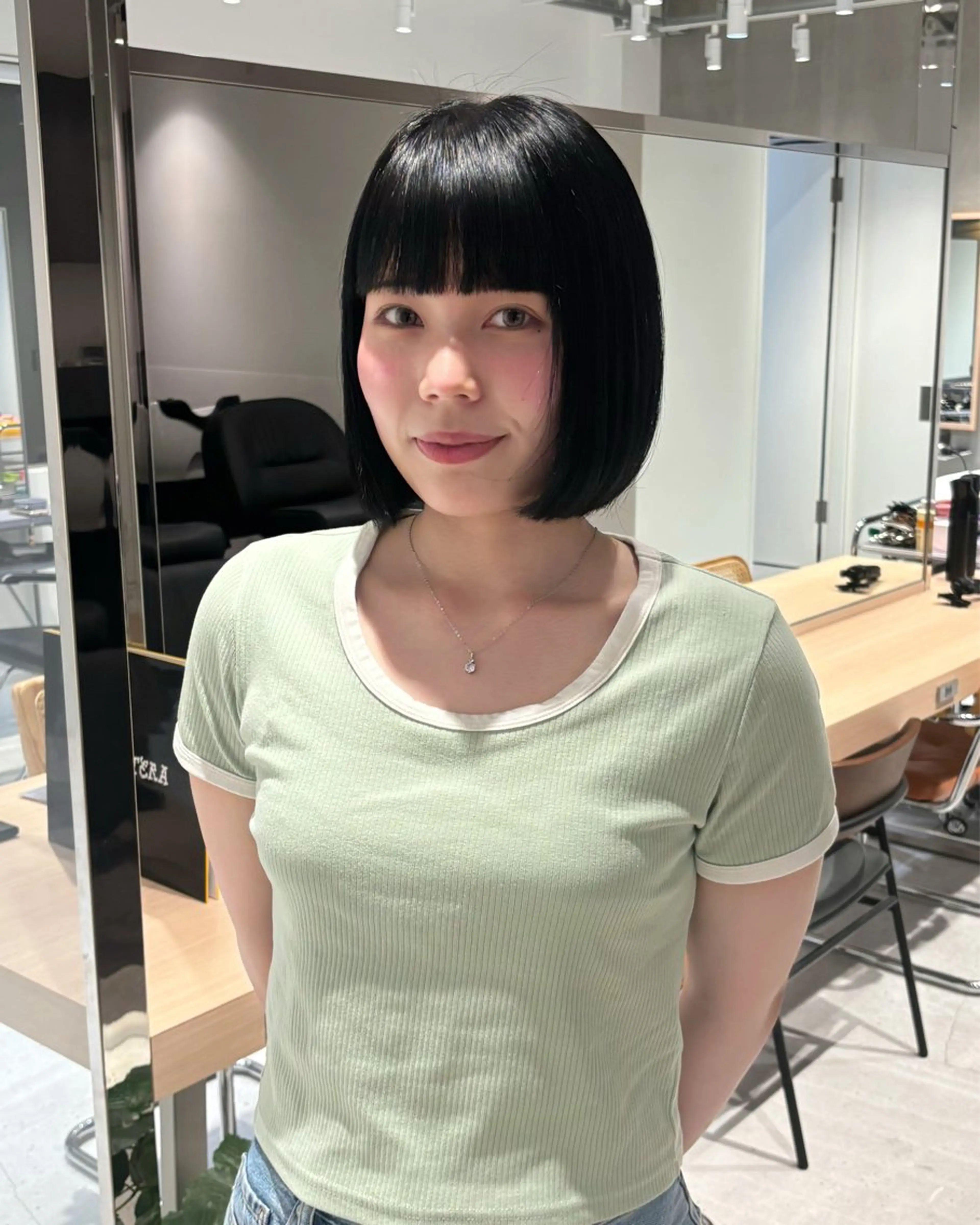 カラー 塔尾 真那のヘアスタイル