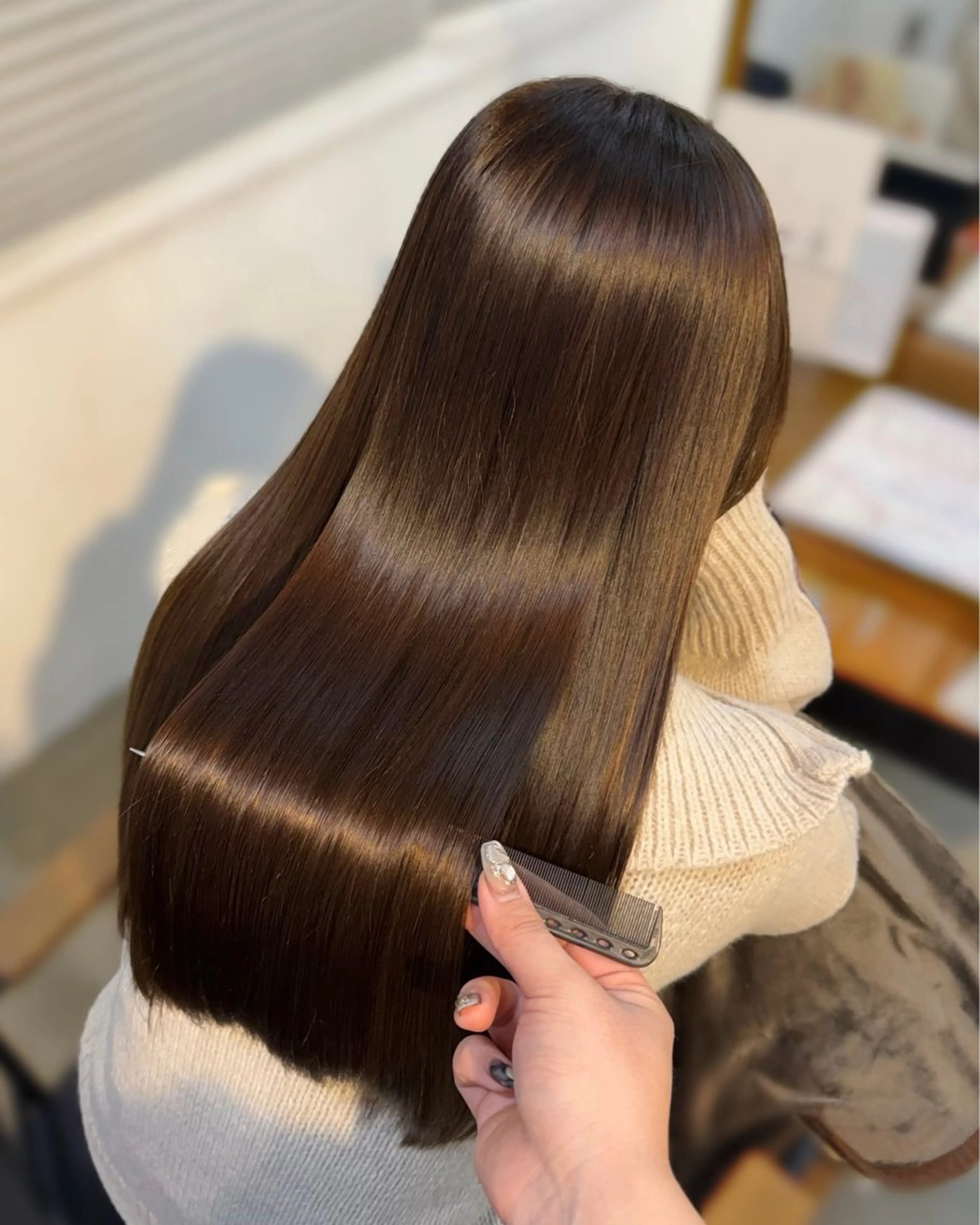 ロング カット ヘアカラー 縮毛矯正 トリートメント aimu/レイヤー/ カラー/髪質改善のヘアスタイル