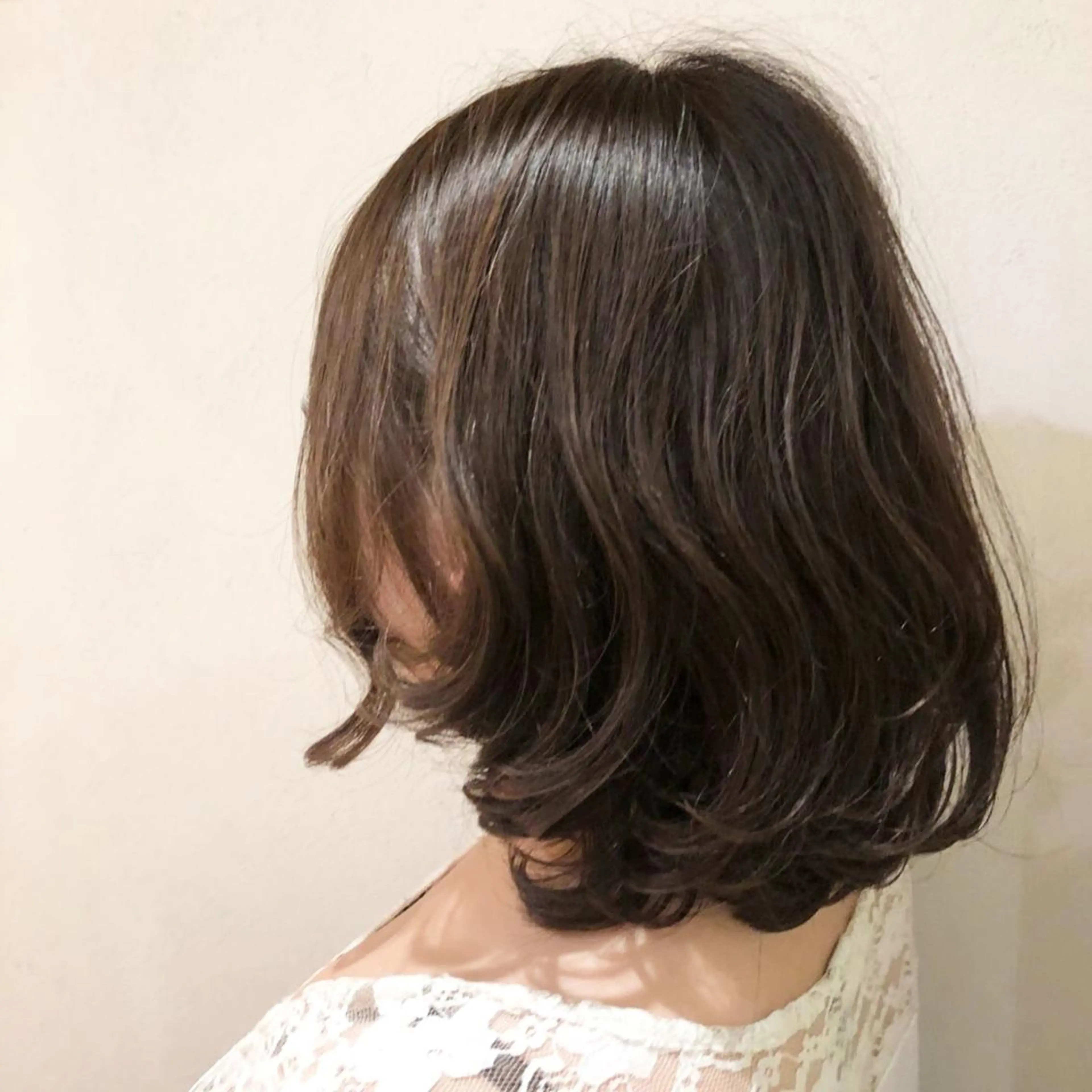 ミディアム カラー 飯田 真澄のヘアスタイル
