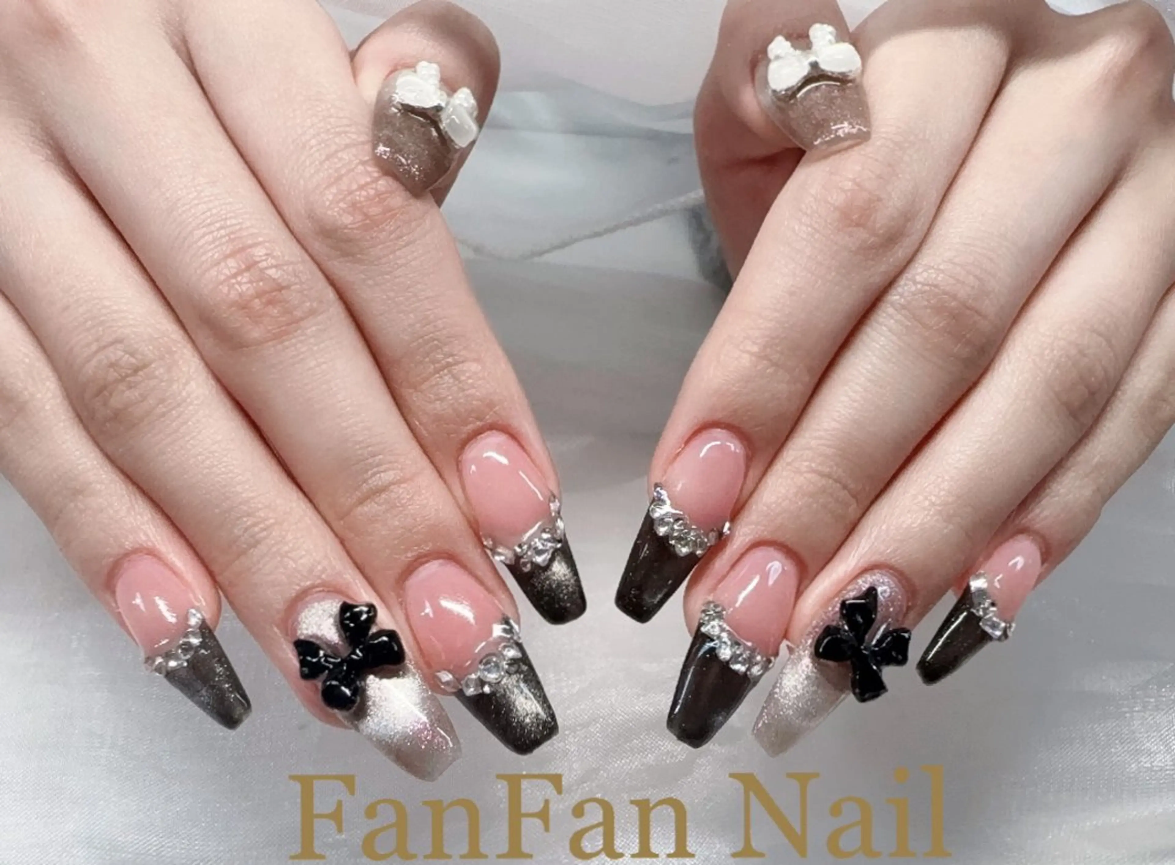 ネイル アートネイル オーロラネイル ガーリー キラキラネイル 韓国ネイル ハンドネイル Fanfan  長さ出し専門のネイルデザイン