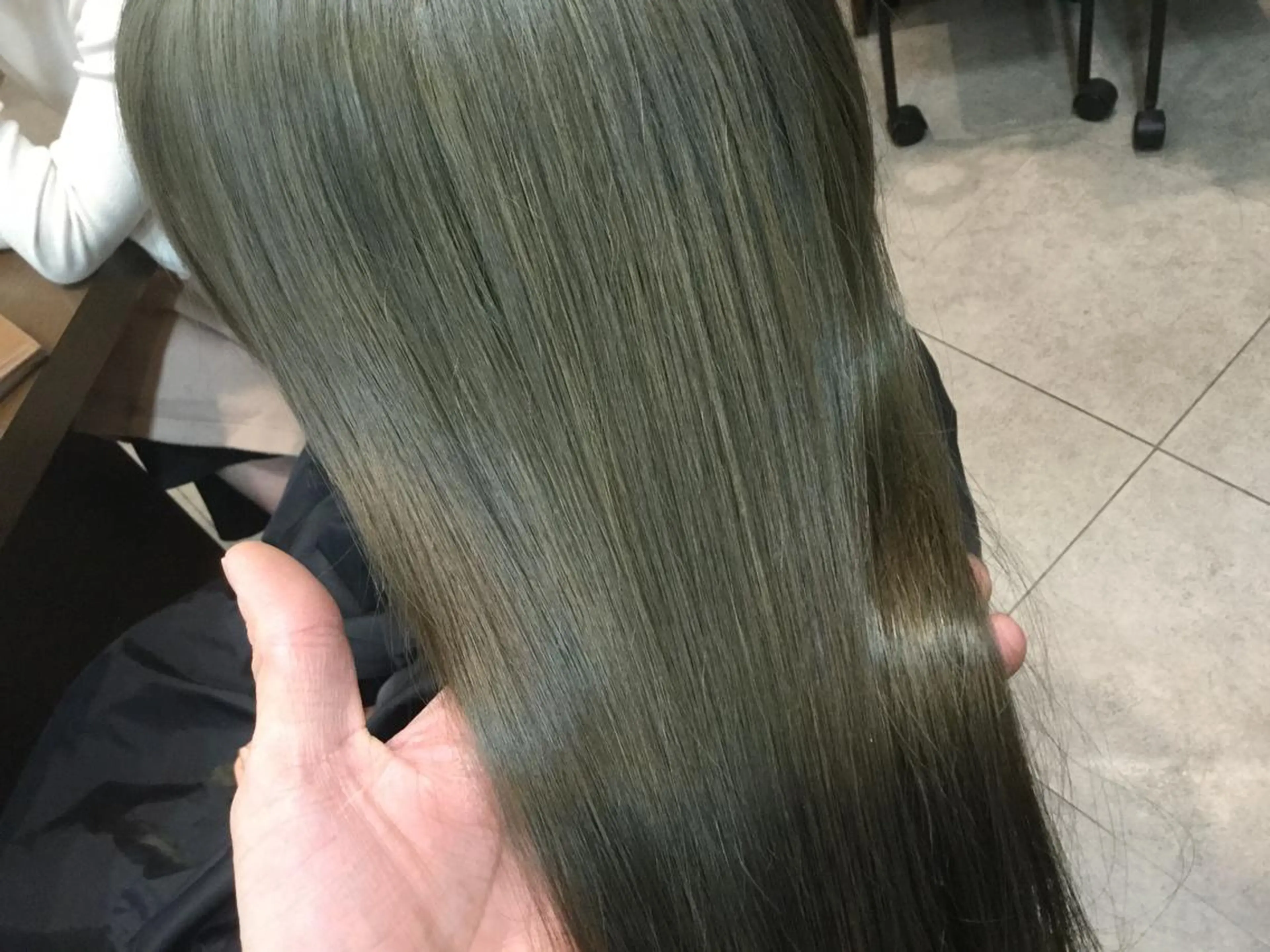 カラー 平 一裕のヘアスタイル