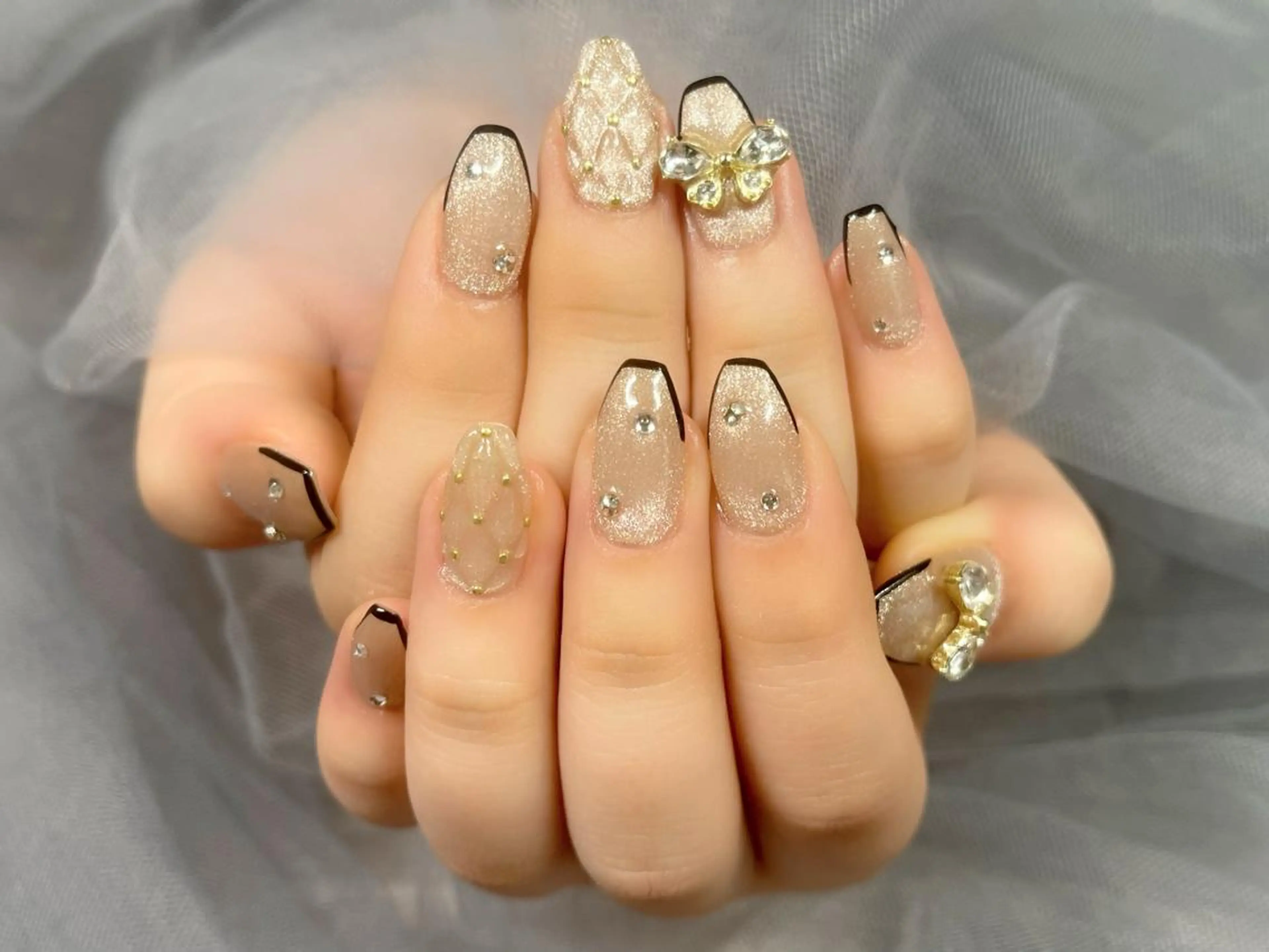 ネイル キラキラネイル マグネットネイル ハンドネイル Nail Salon KURELLYのネイルデザイン