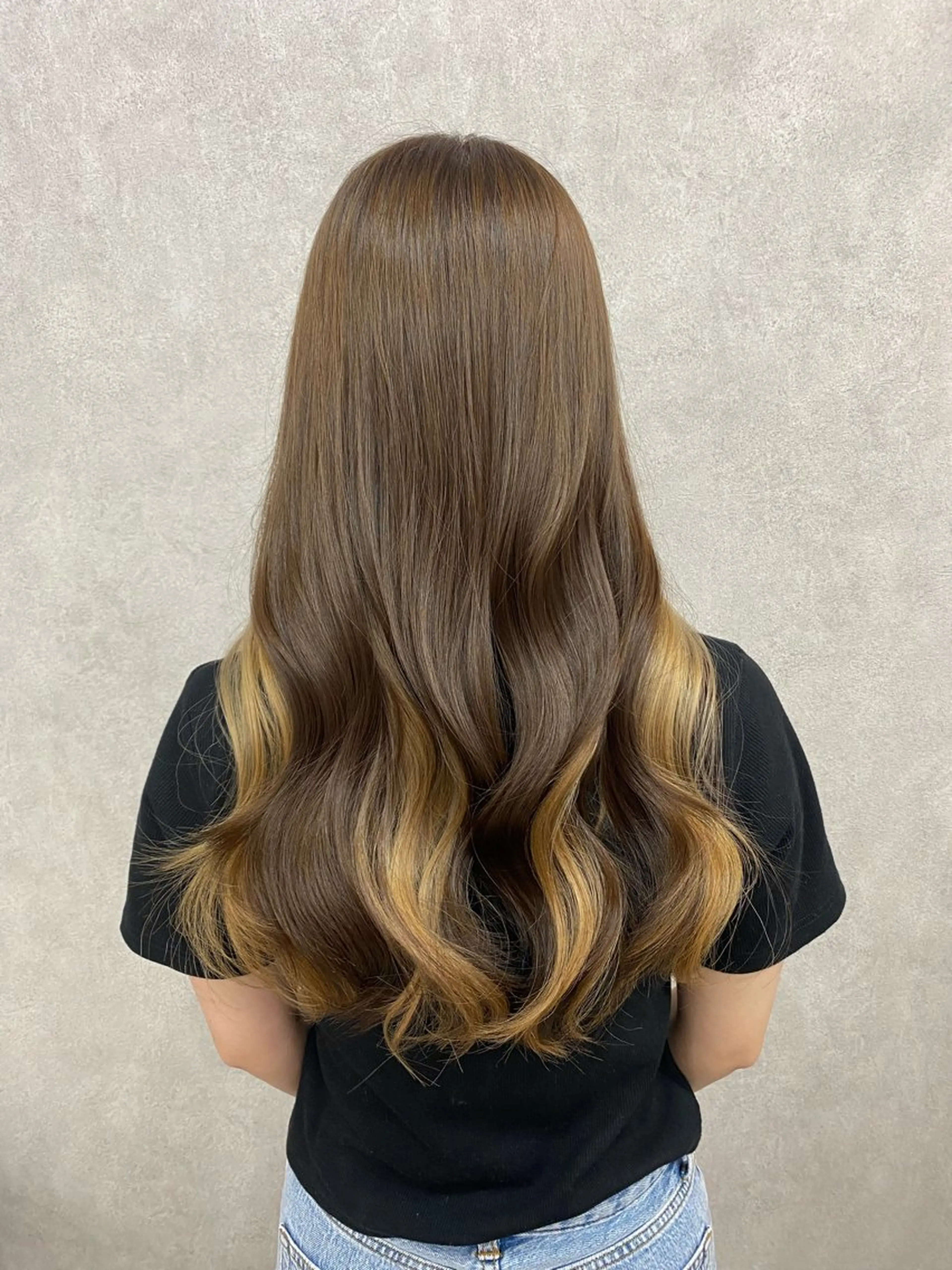 ロング 🩶西 雪乃/透明感 くすみカラー🫧のヘアスタイル