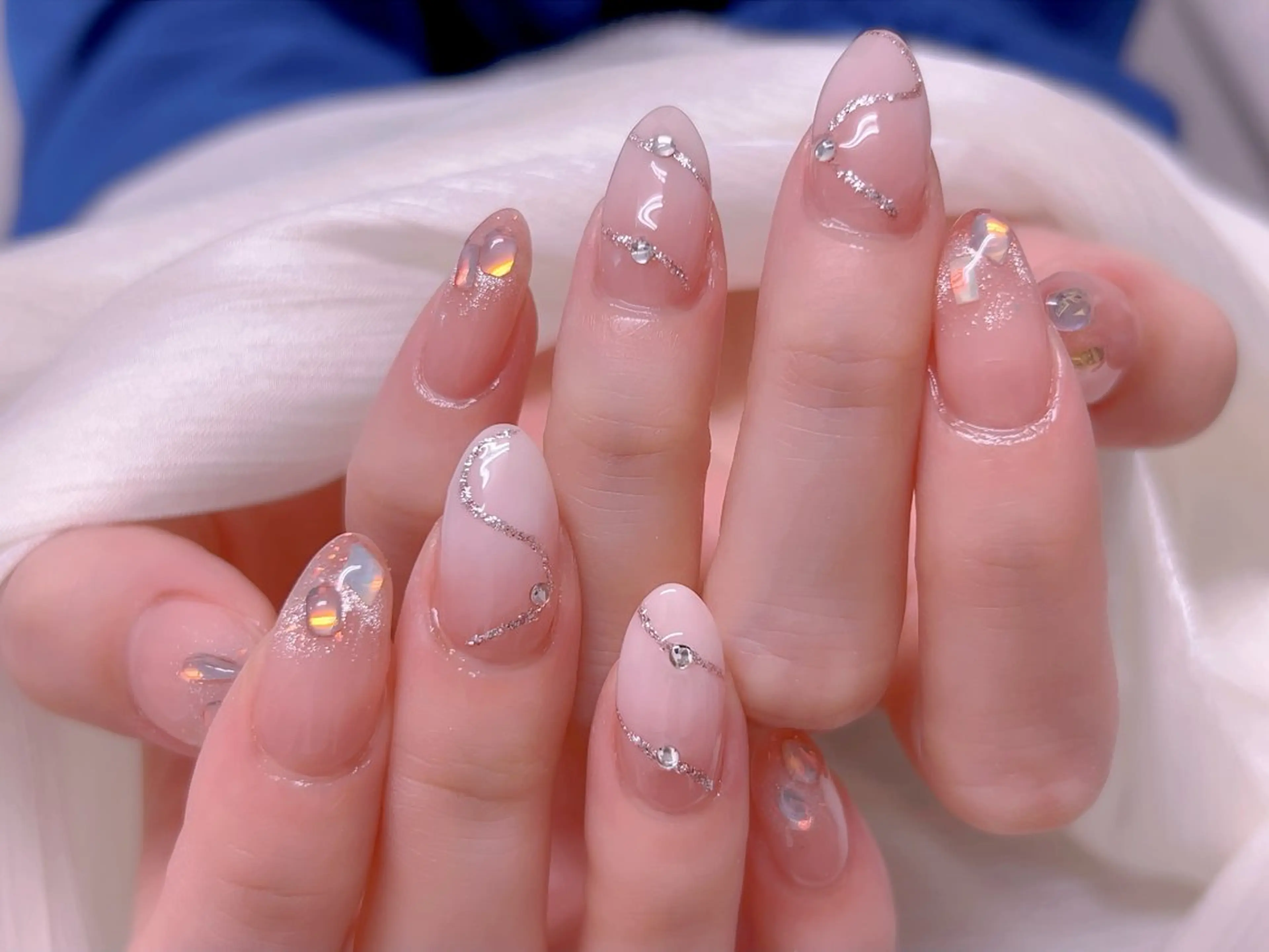 ネイル フレンチネイル ジェルネイル グラデーション 韓国ネイル マグネットネイル ハンドネイル 【長さ出し】 IRIS NAILのネイルデザイン
