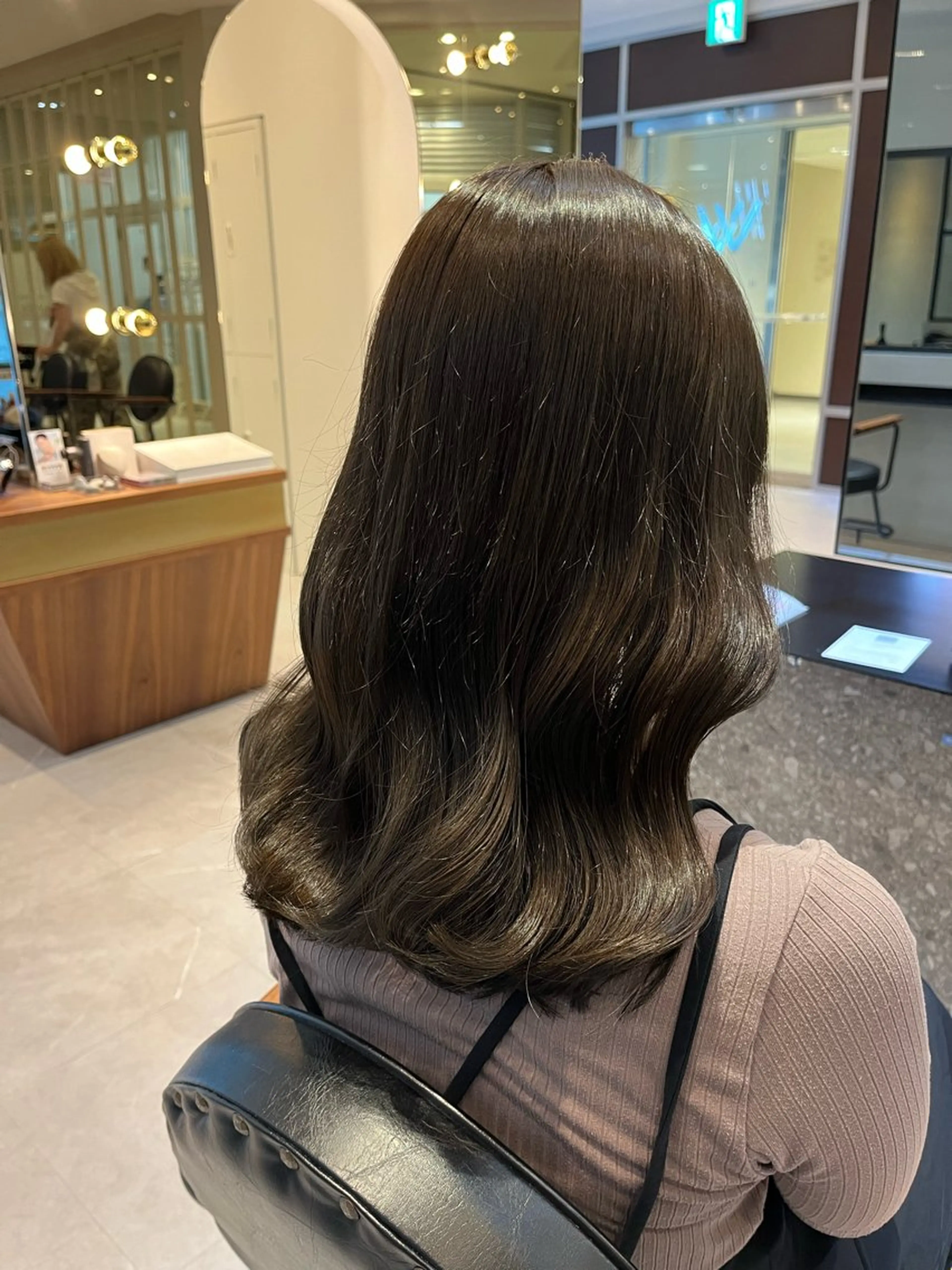 セミロング 韓国ヘア🇰🇷/ みずき/レイヤーのヘアスタイル