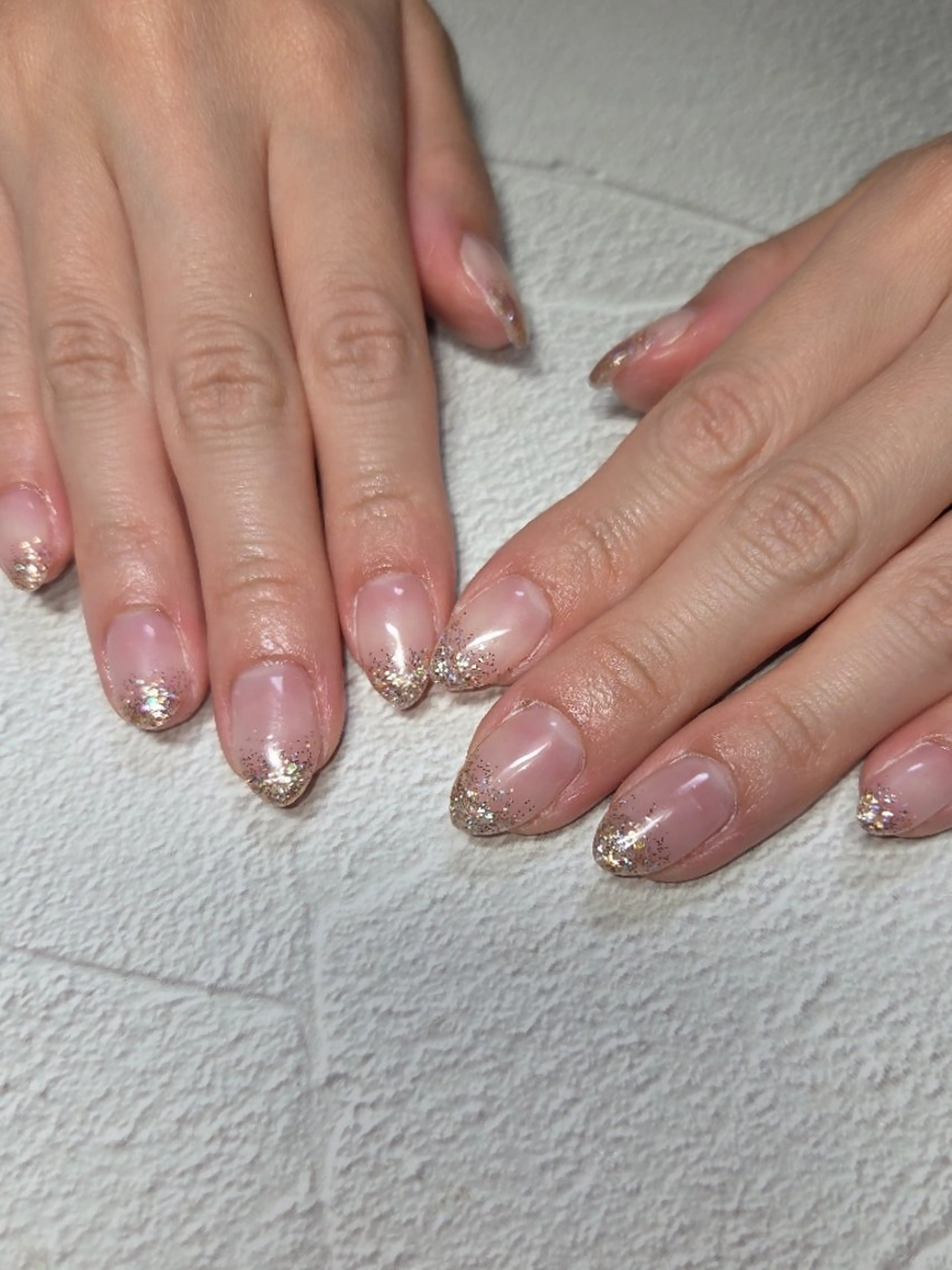 ネイル グラデーション ラメ(グリッター) マグネットネイル オフィスネイル 赤色 ハンドネイル flure de neige yukiのネイルデザイン