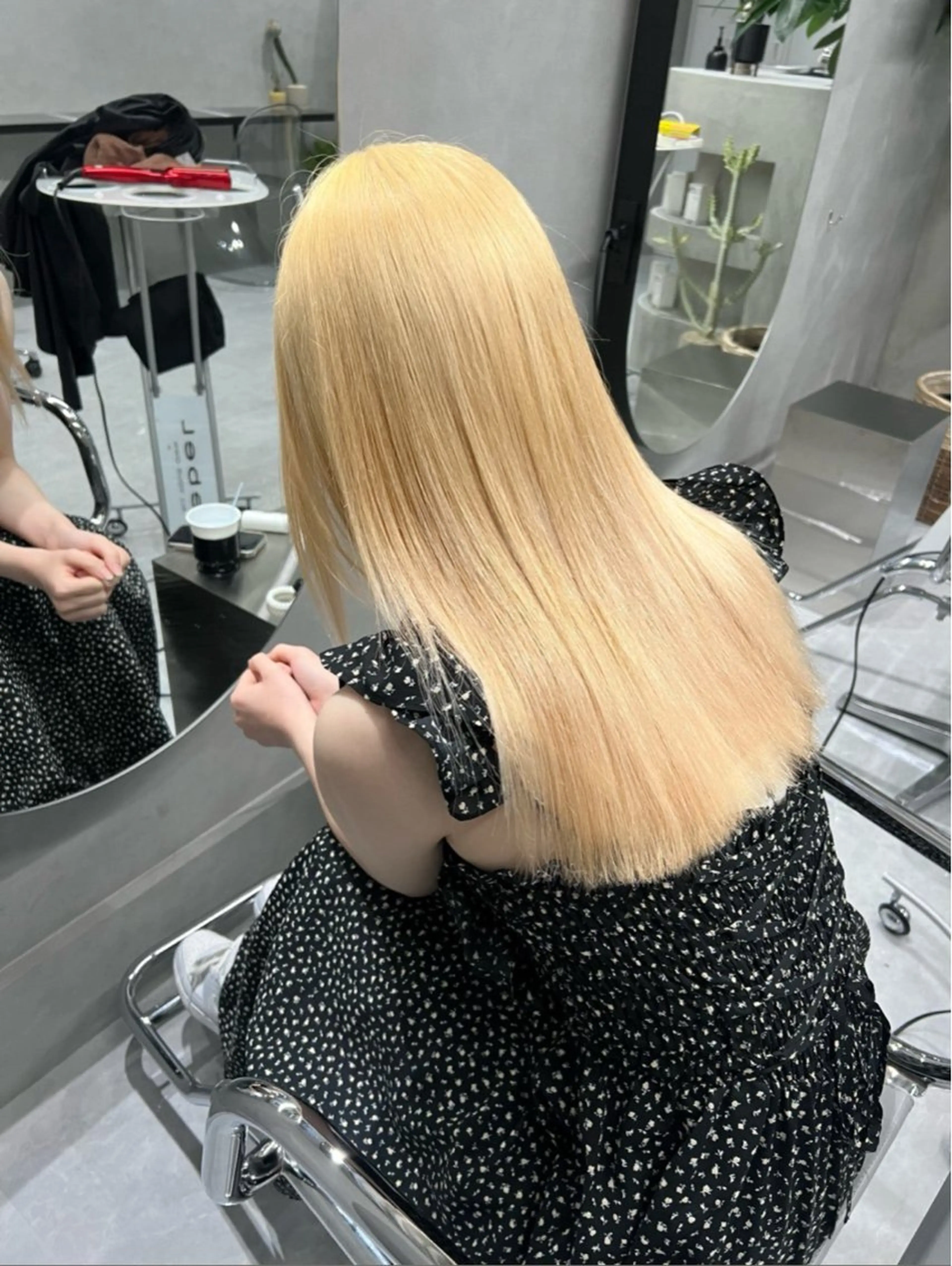 🌼縮毛矯正、複雑履歴の方へ🌼エフェクトブリーチ➕カラー➕TOKIOトリートメント 梅田/ハイトーン/ミルクティーの写真