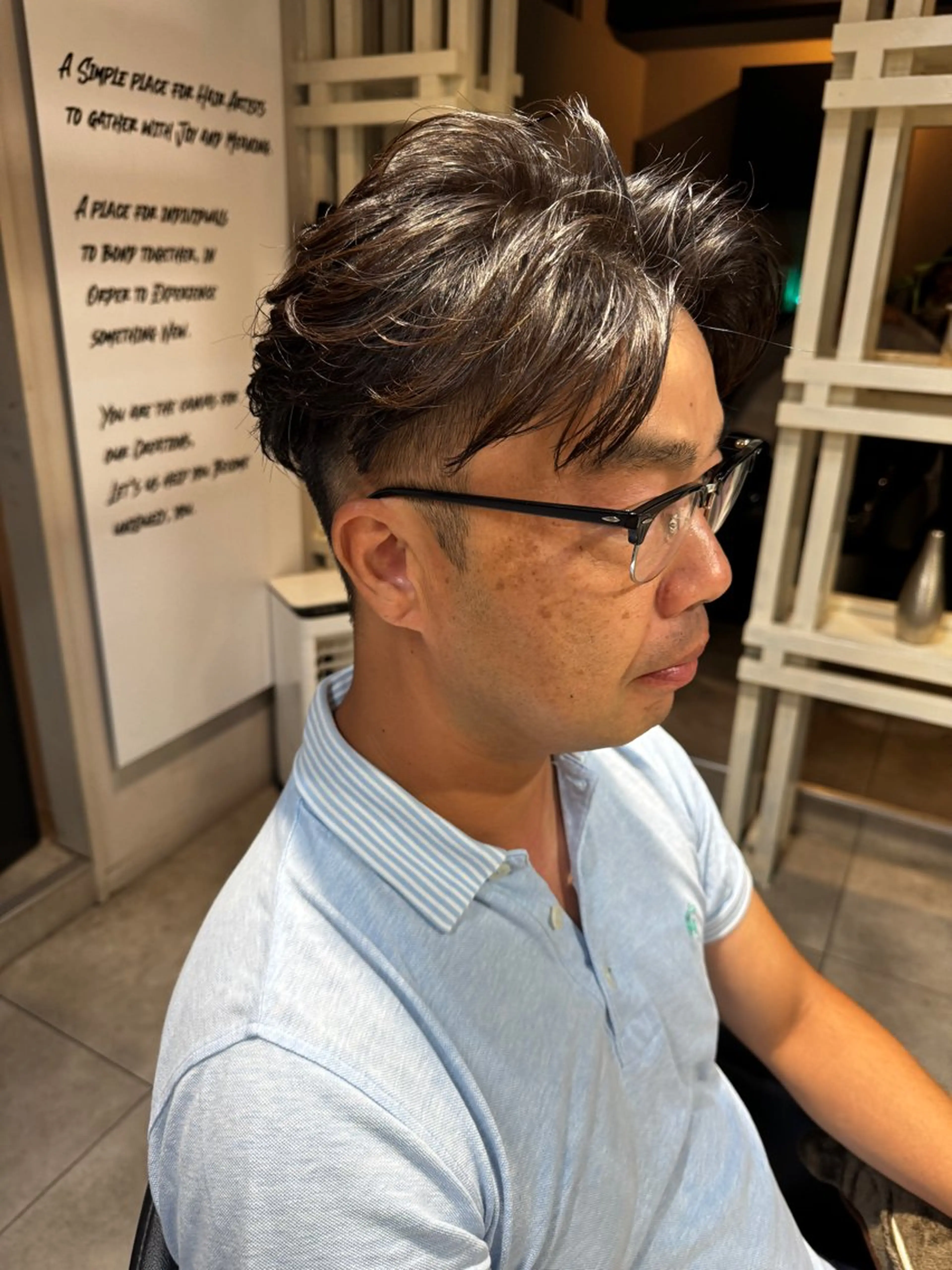 ミディアム パーマ メンズ センターパート カット パーマ トリートメント 似合う髪型が 分からない方へのヘアスタイル