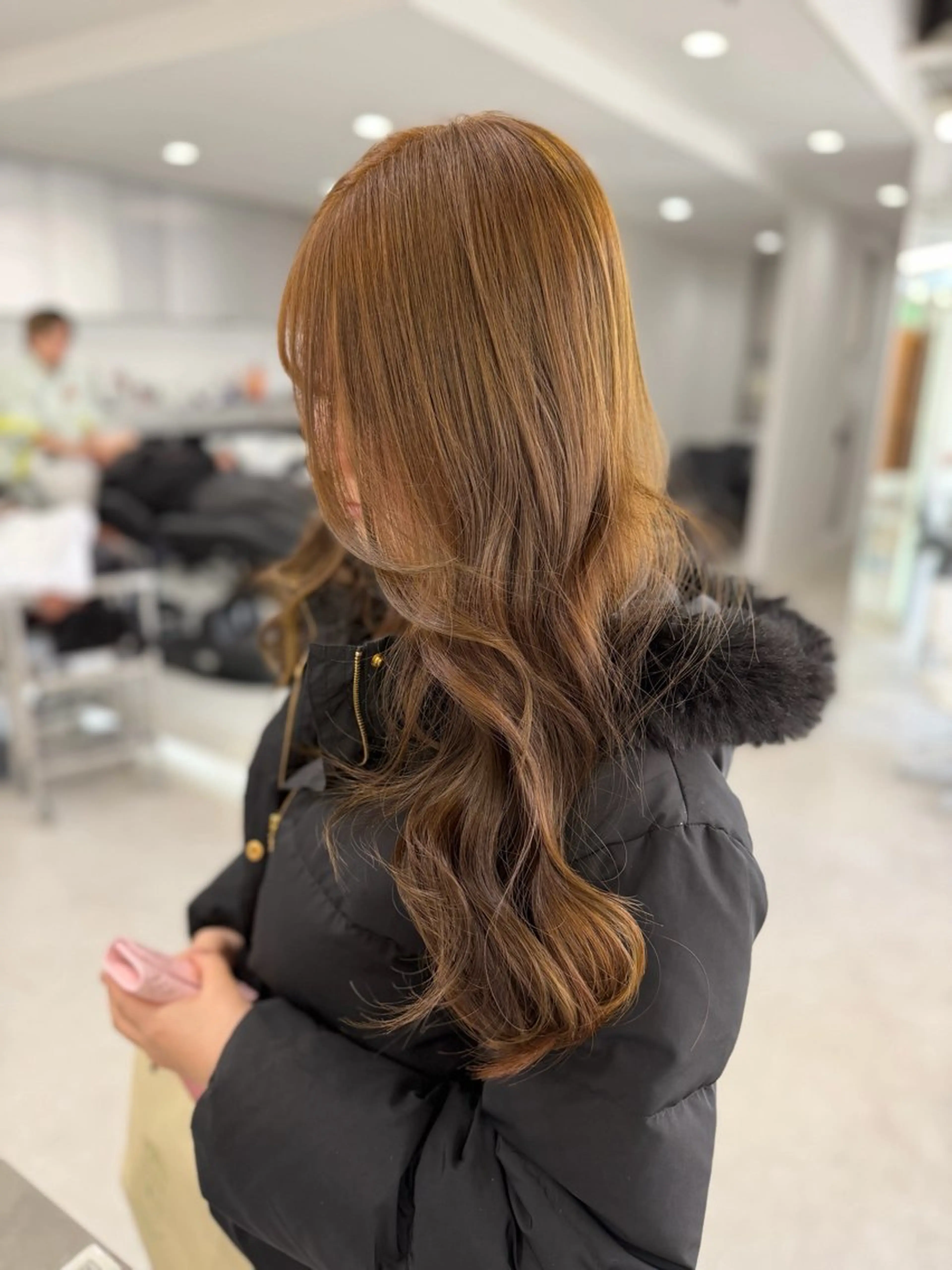 ロング ヘアカラー タマシロカリン 艶カラー/レイヤーのヘアスタイル