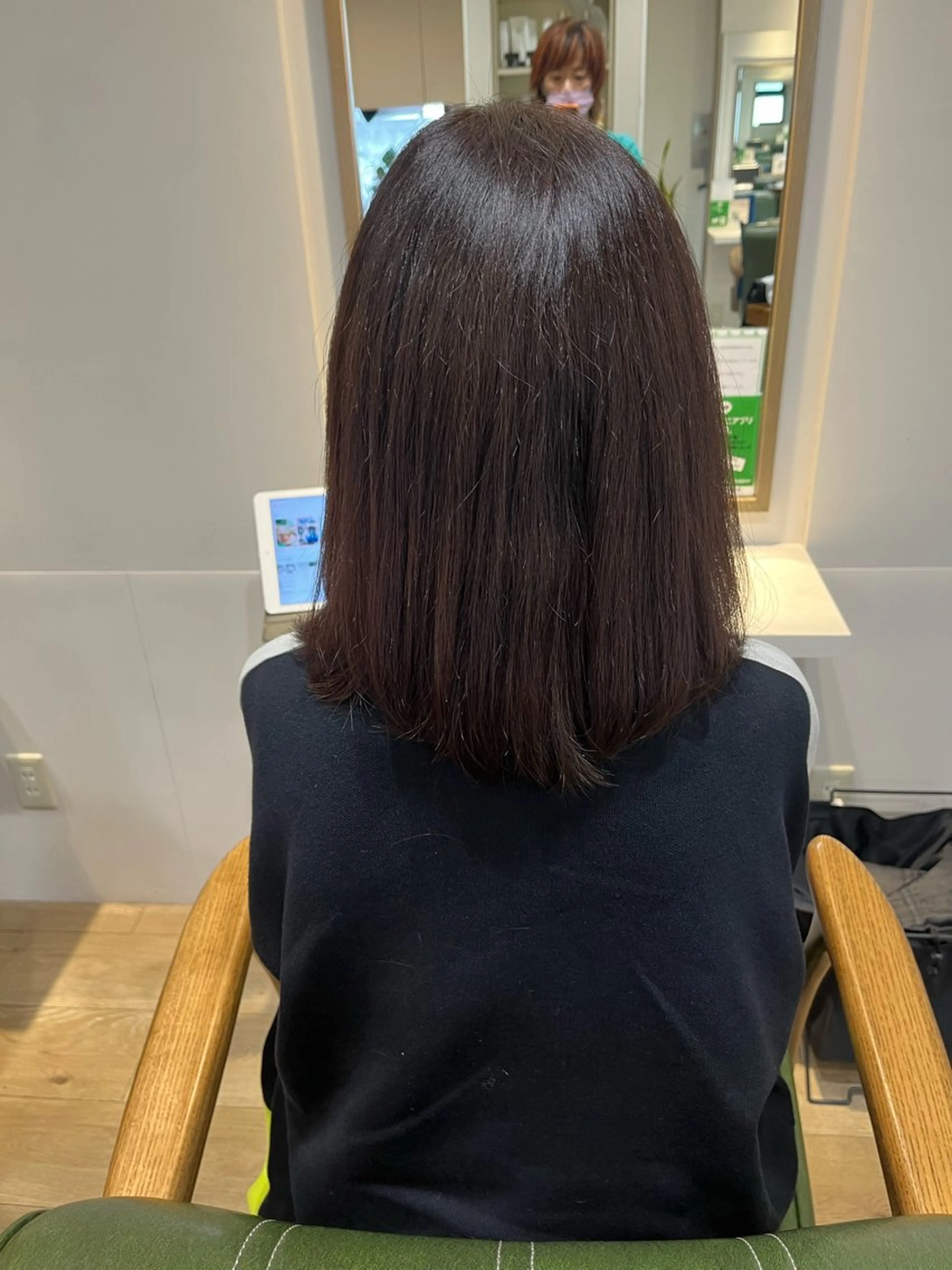 セミロング カラー ブラウンカラー チョコレートブラウン 小鴨 美佳のヘアスタイル