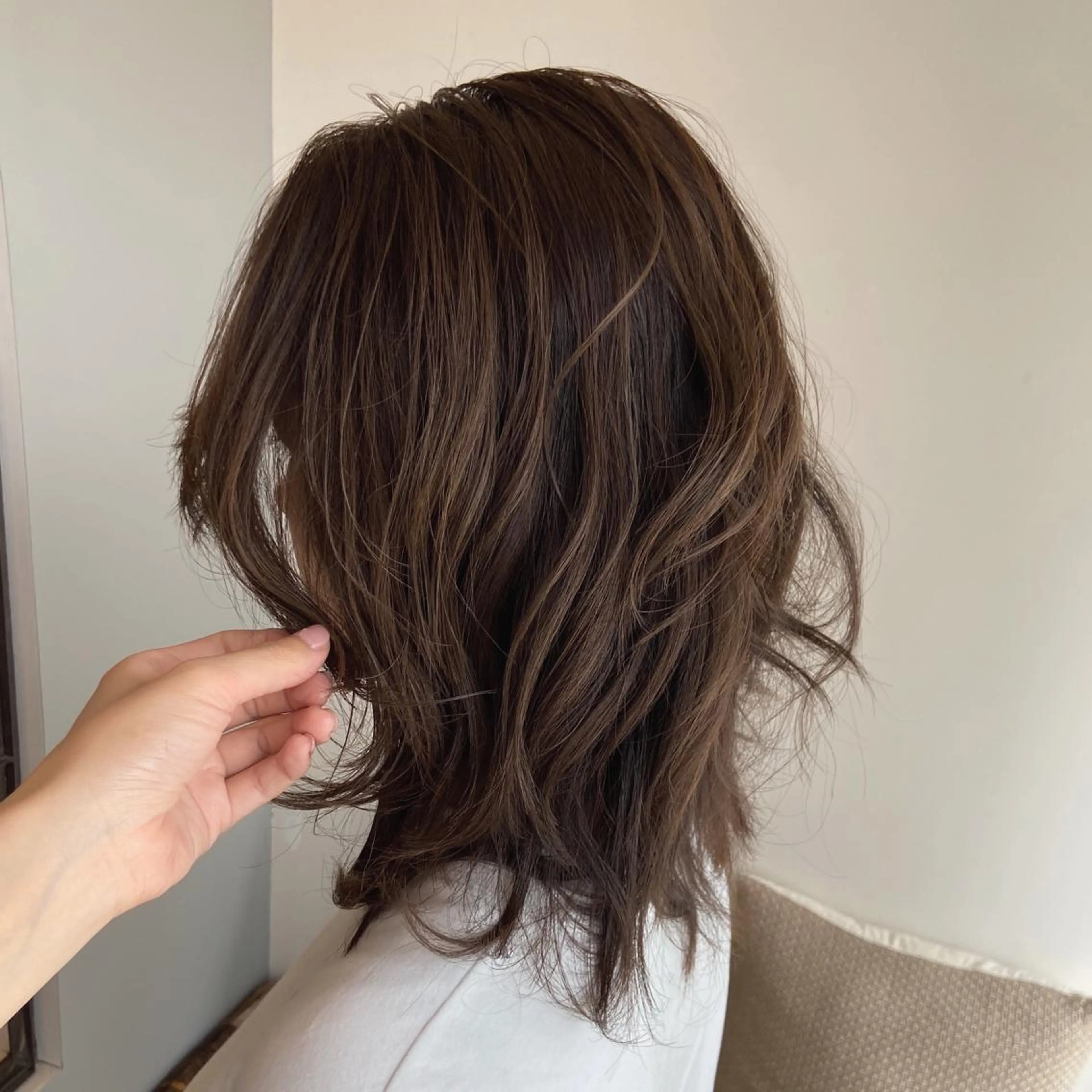 ミディアム レイヤーカット 峯 志帆のヘアスタイル