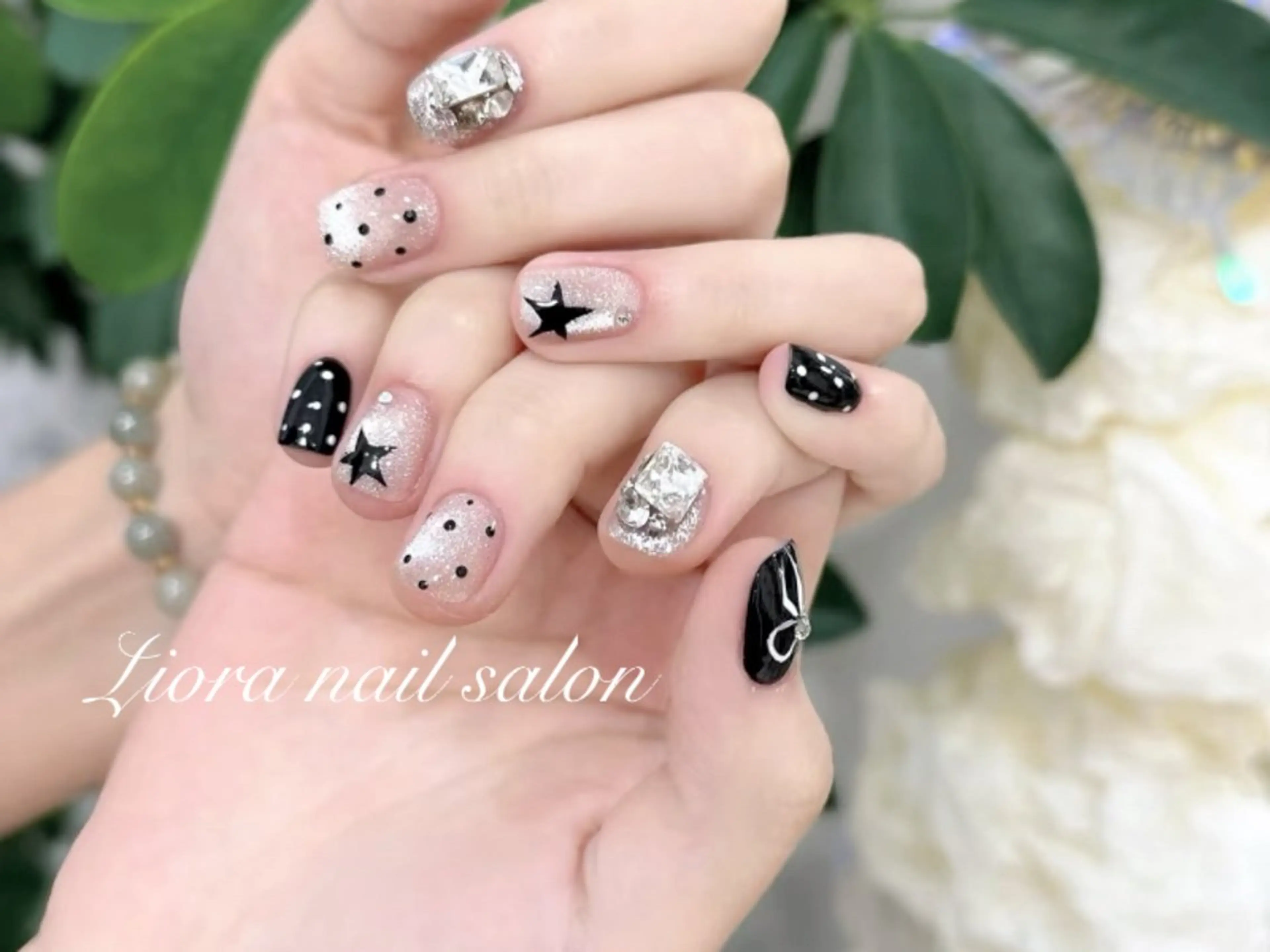 ネイル フレンチネイル ジェルネイル ガーリー グラデーション キラキラネイル ハンドネイル Liora nail スカルプ専門店のネイルデザイン