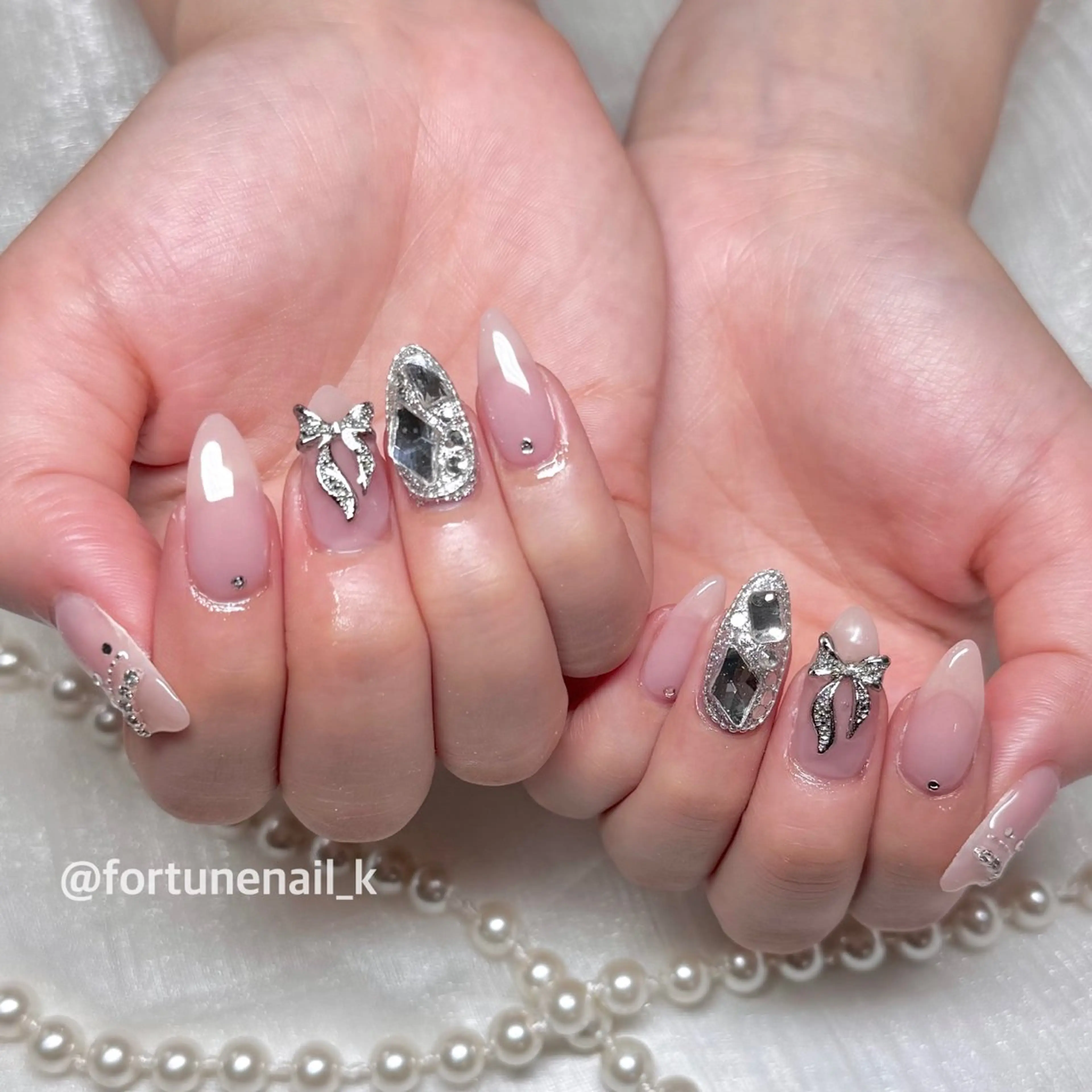 ネイル ストーンネイル ハンドネイル 🤍kanane 🤍4/15空✩.*のネイルデザイン