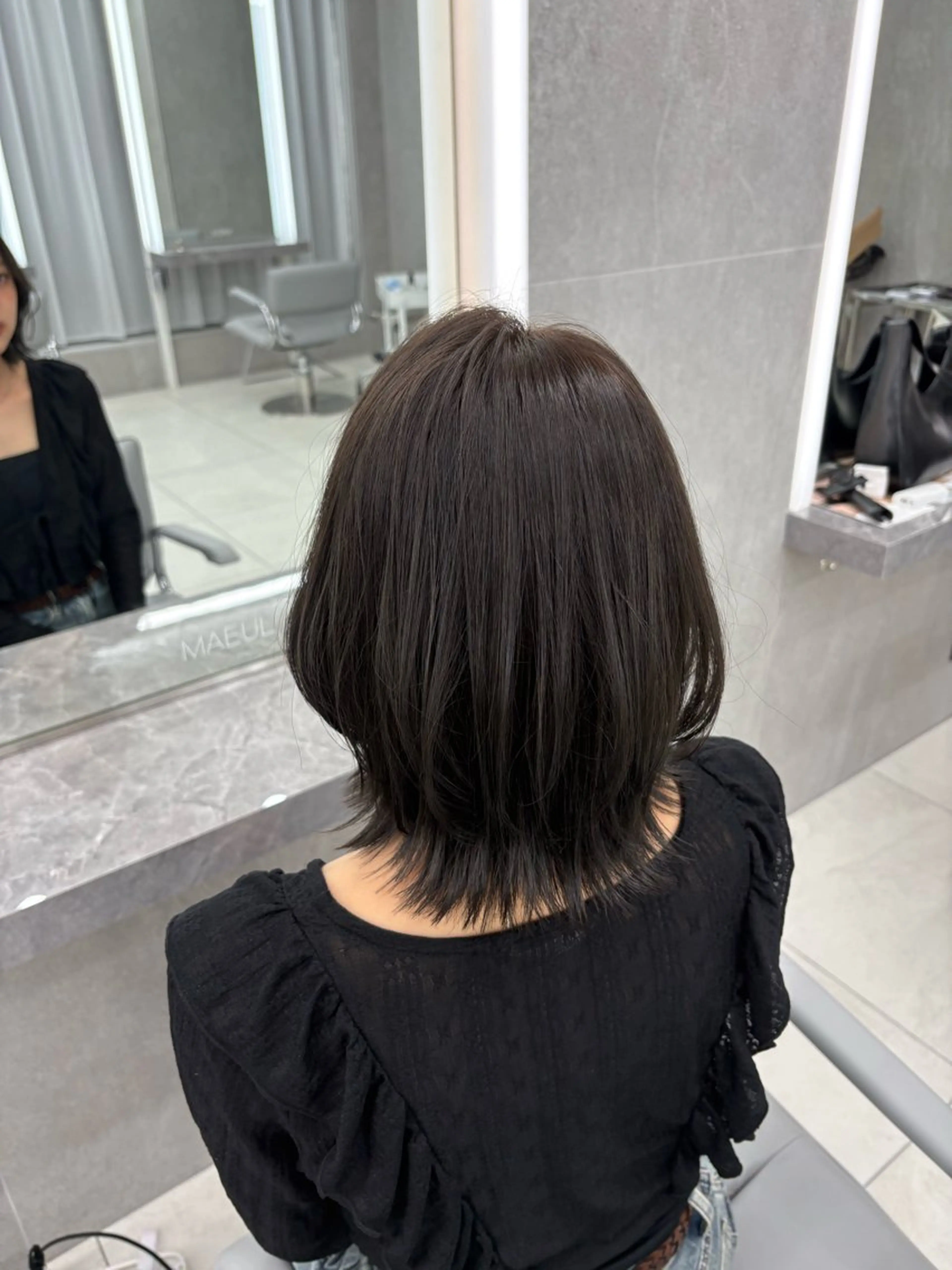 ミディアム 栄/レイヤー/ 津野 こころのヘアスタイル