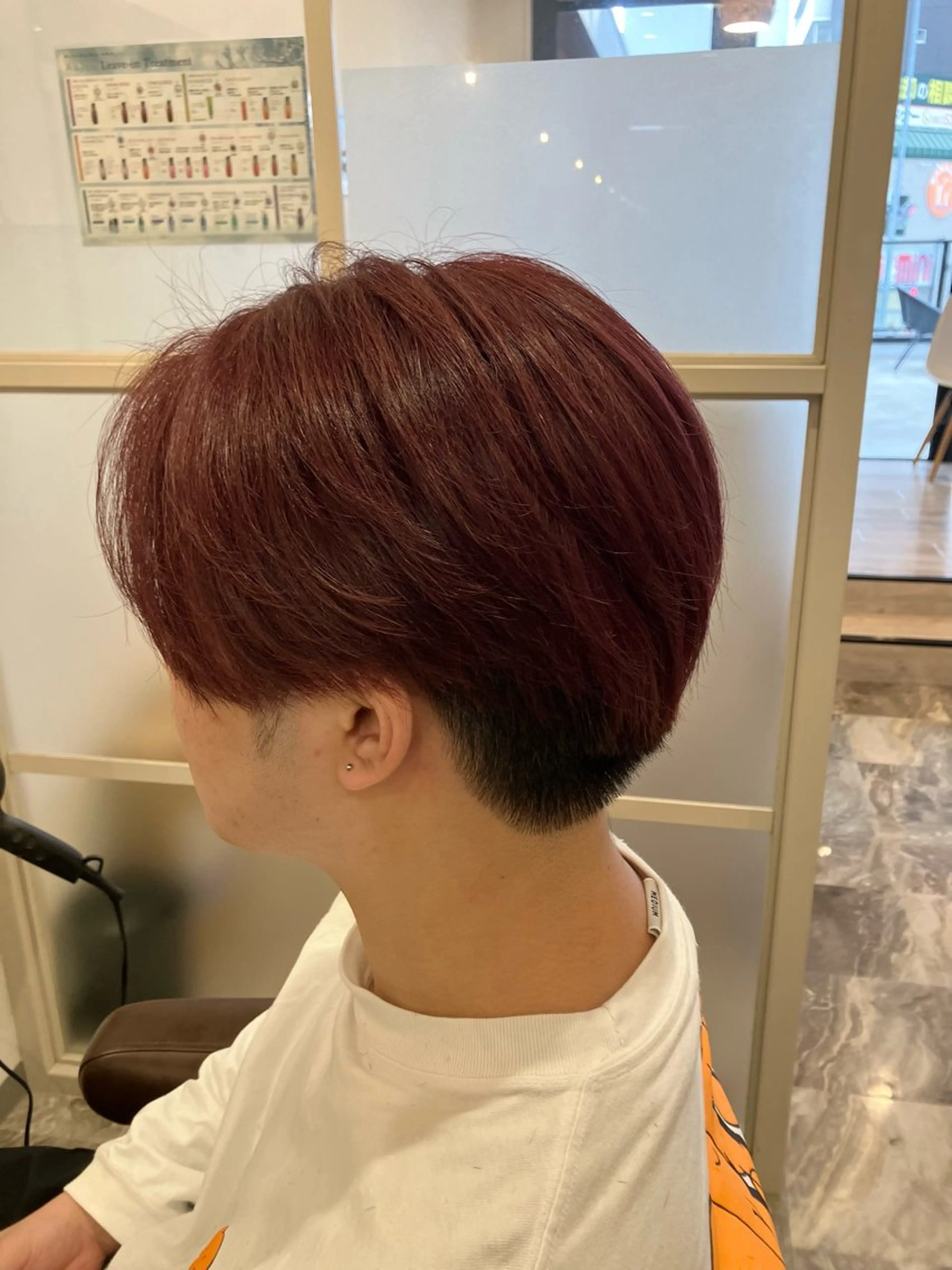 ショート ブリーチ&ストレート 長谷川勇人のヘアスタイル