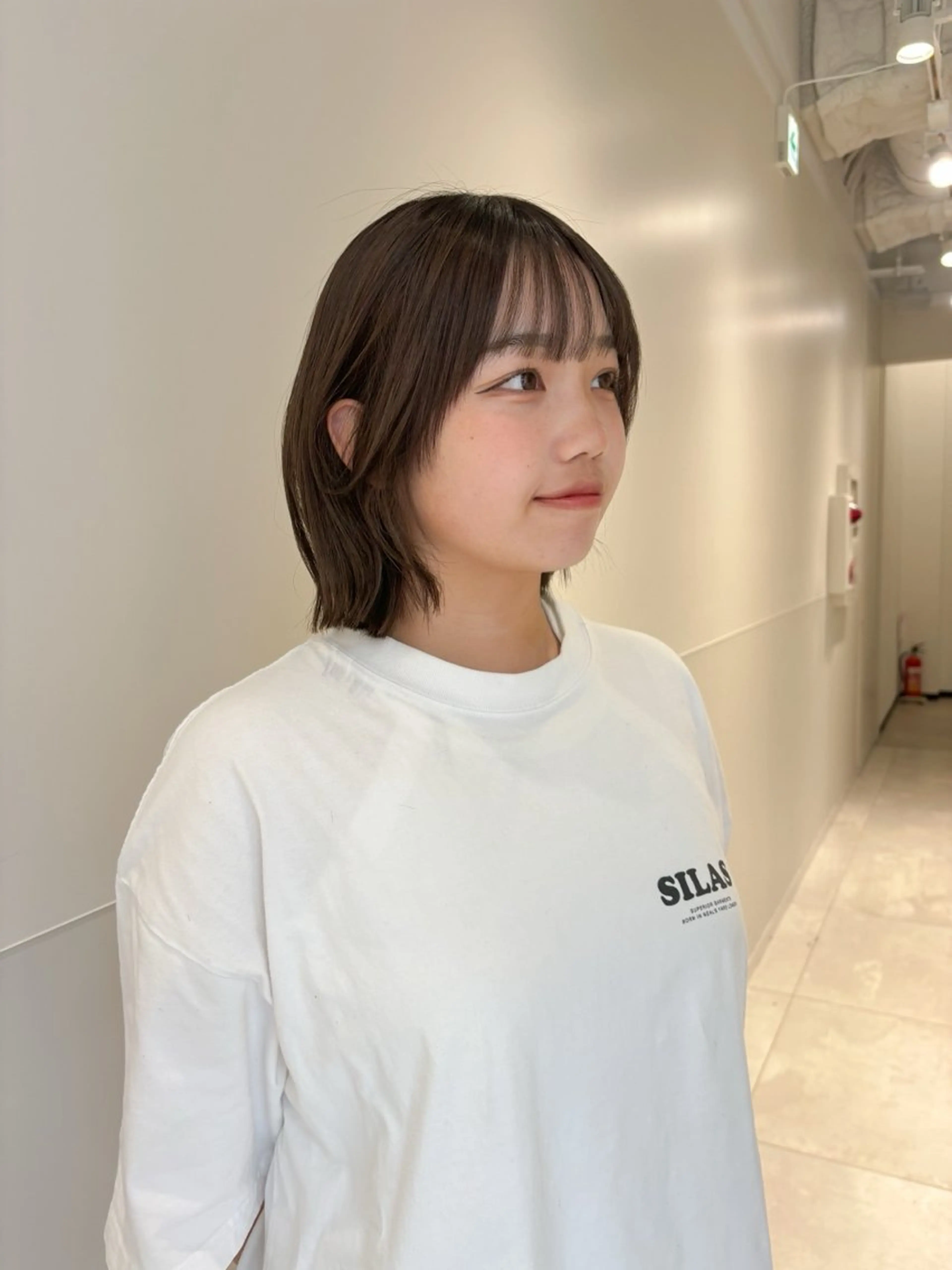 ショート カラー パーマ ヘアアレンジ メンズ 切りっぱなしボブ メンズ韓国風 ボブ くせ毛 髪質改善 切りっぱなしヘアボブ ミディアムヘアRYOのヘアスタイル
