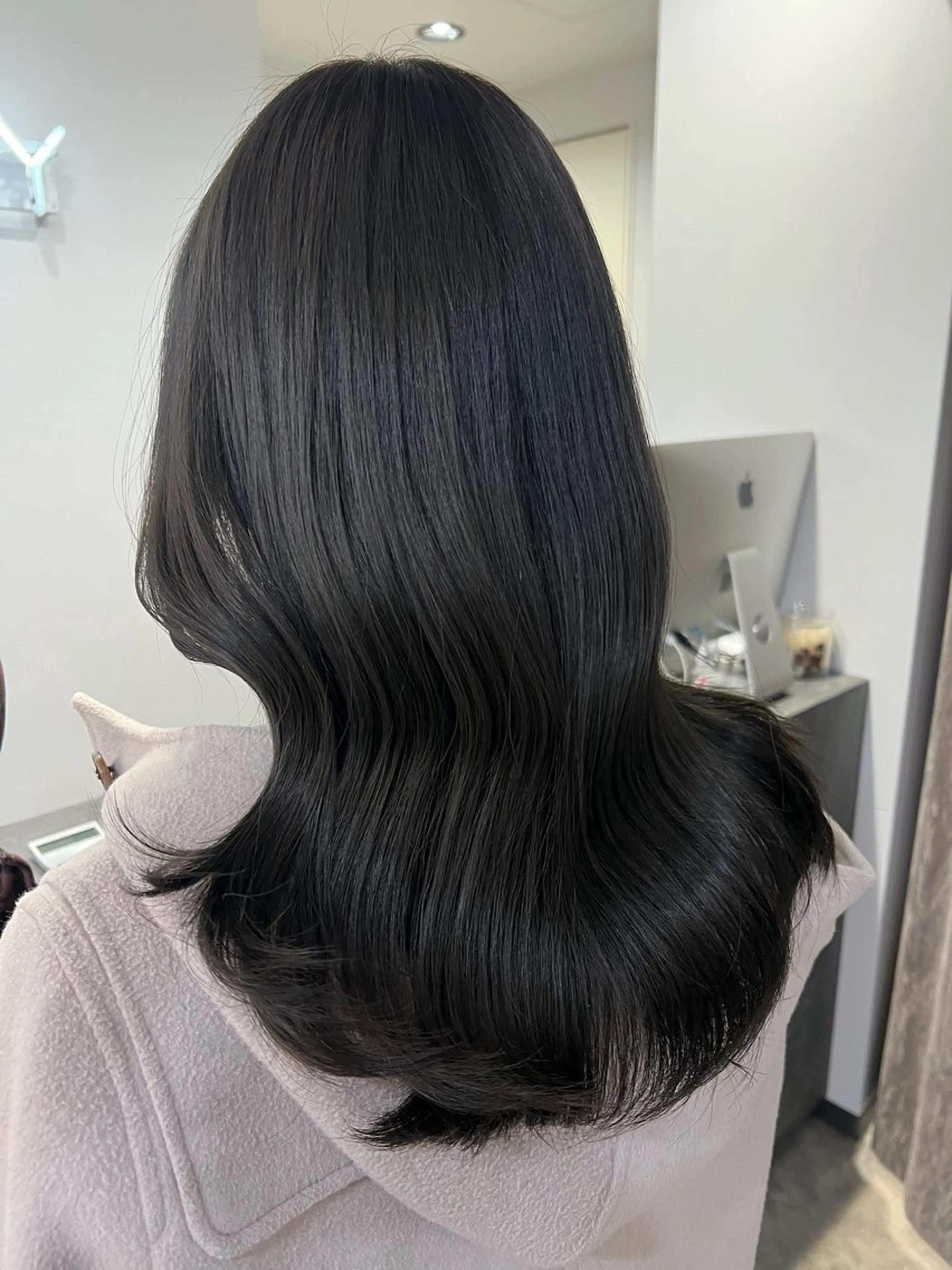 ミディアム カラー 透明感カラー オリーブカラー ヘアカラー トリートメント 小番 茜海のヘアスタイル