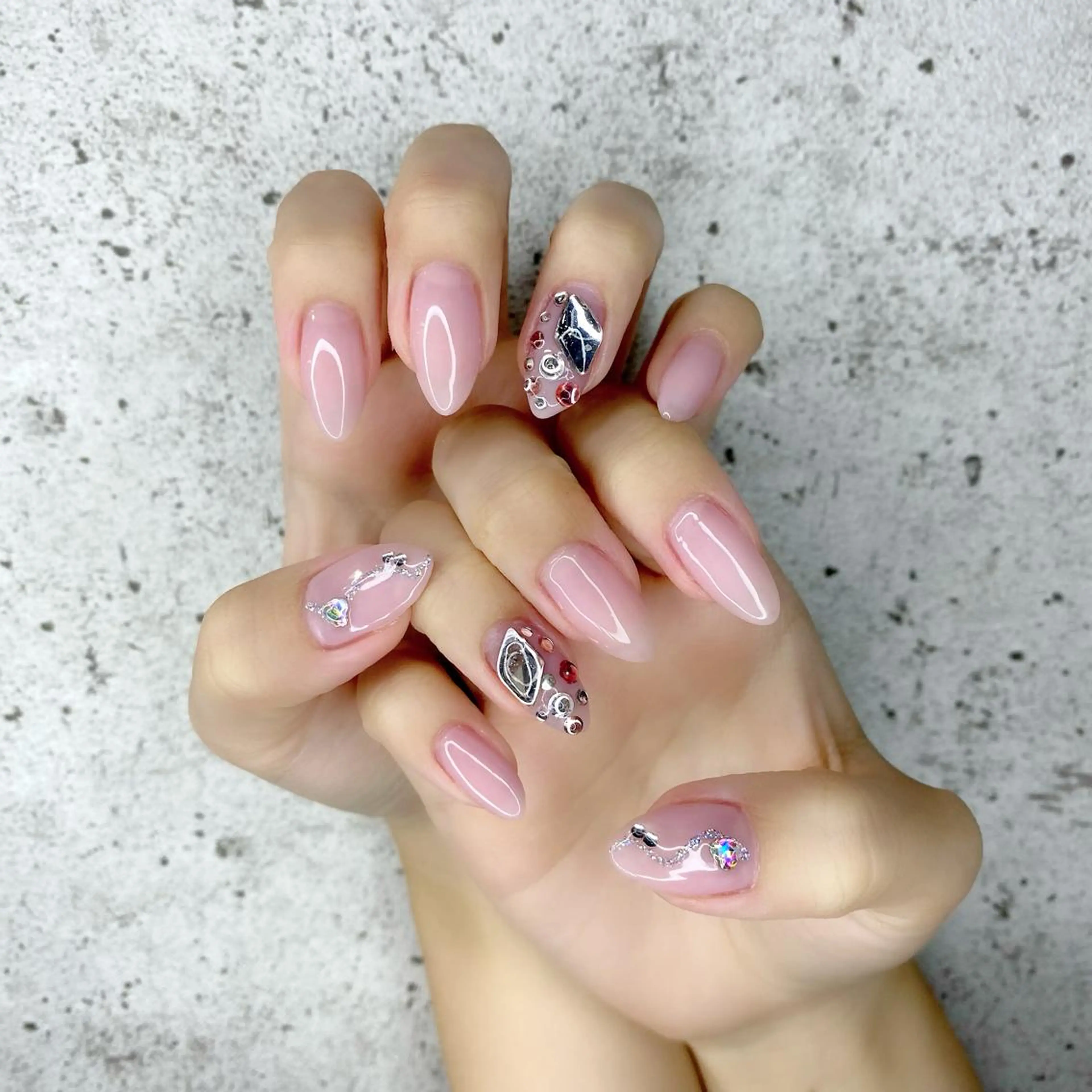 ロング カラー パーマ ヘアアレンジ メンズ キッズ ネイル マツエク・マツパ アイブロウ ピンクカラー 眉カラー カラーマツエク ナチュラル アートネイル ハンドネイル Salon Ｋのネイルデザイン