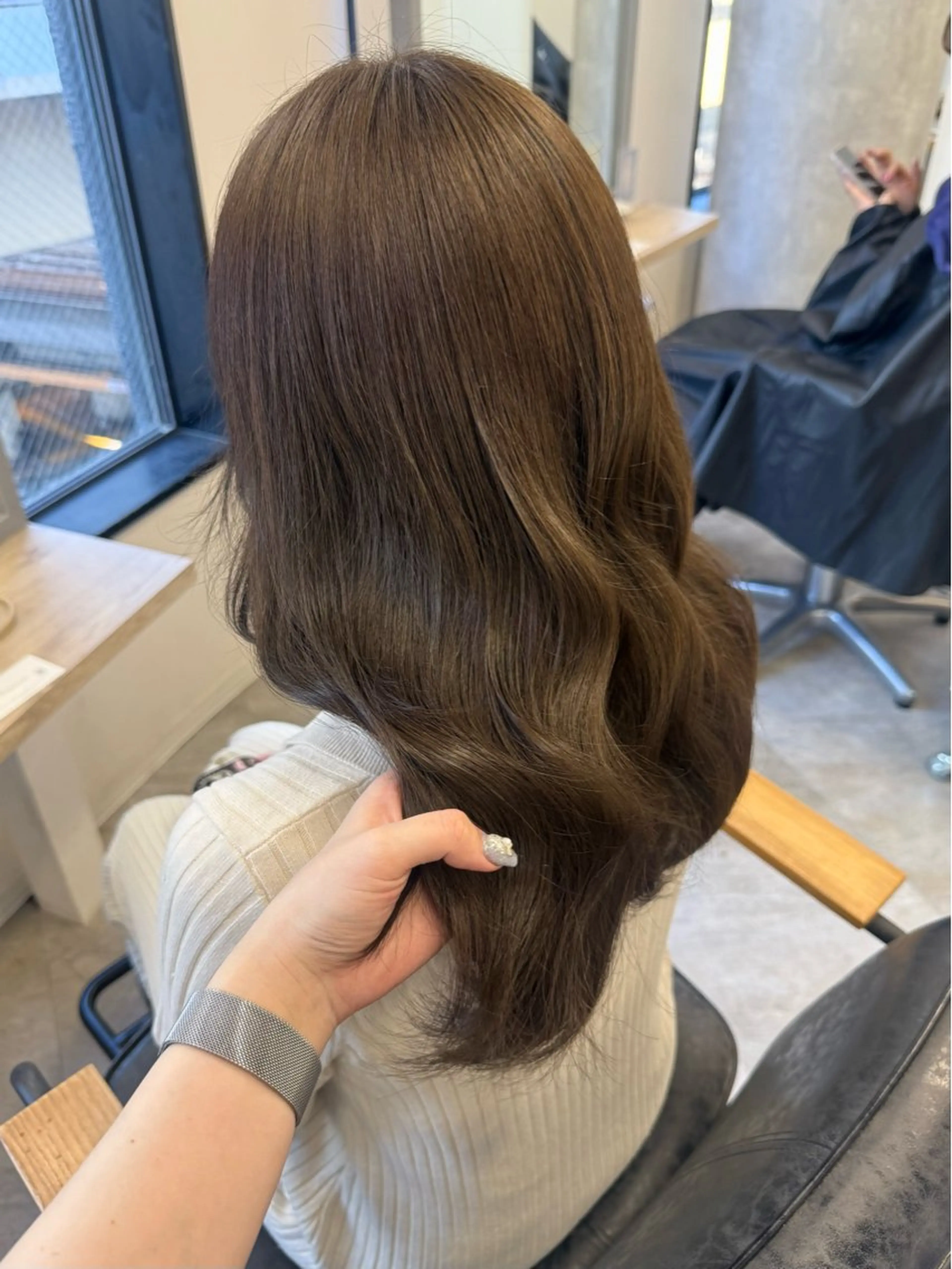 ロング カラー ヘアアレンジ ベージュカラー ブリーチ ダブルカラー ブリーチなしカラー オリーブベージュ カット ヘアカラー トリートメント Himawari♡ 柔らかいカラーのヘアスタイル