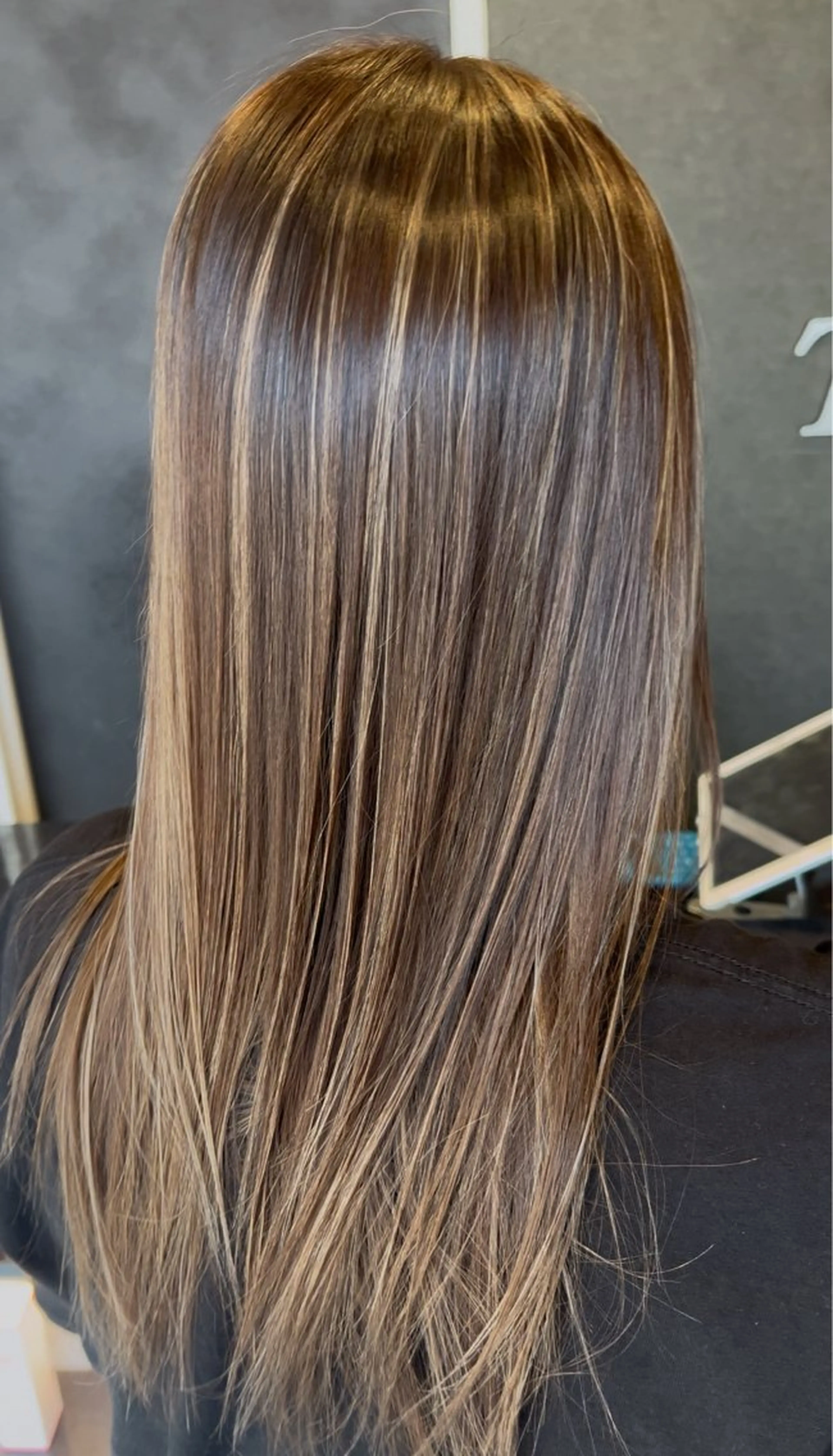 ロング ヘアカラー ✨透明感／艶／ レイヤー／相原楓🍁のヘアスタイル