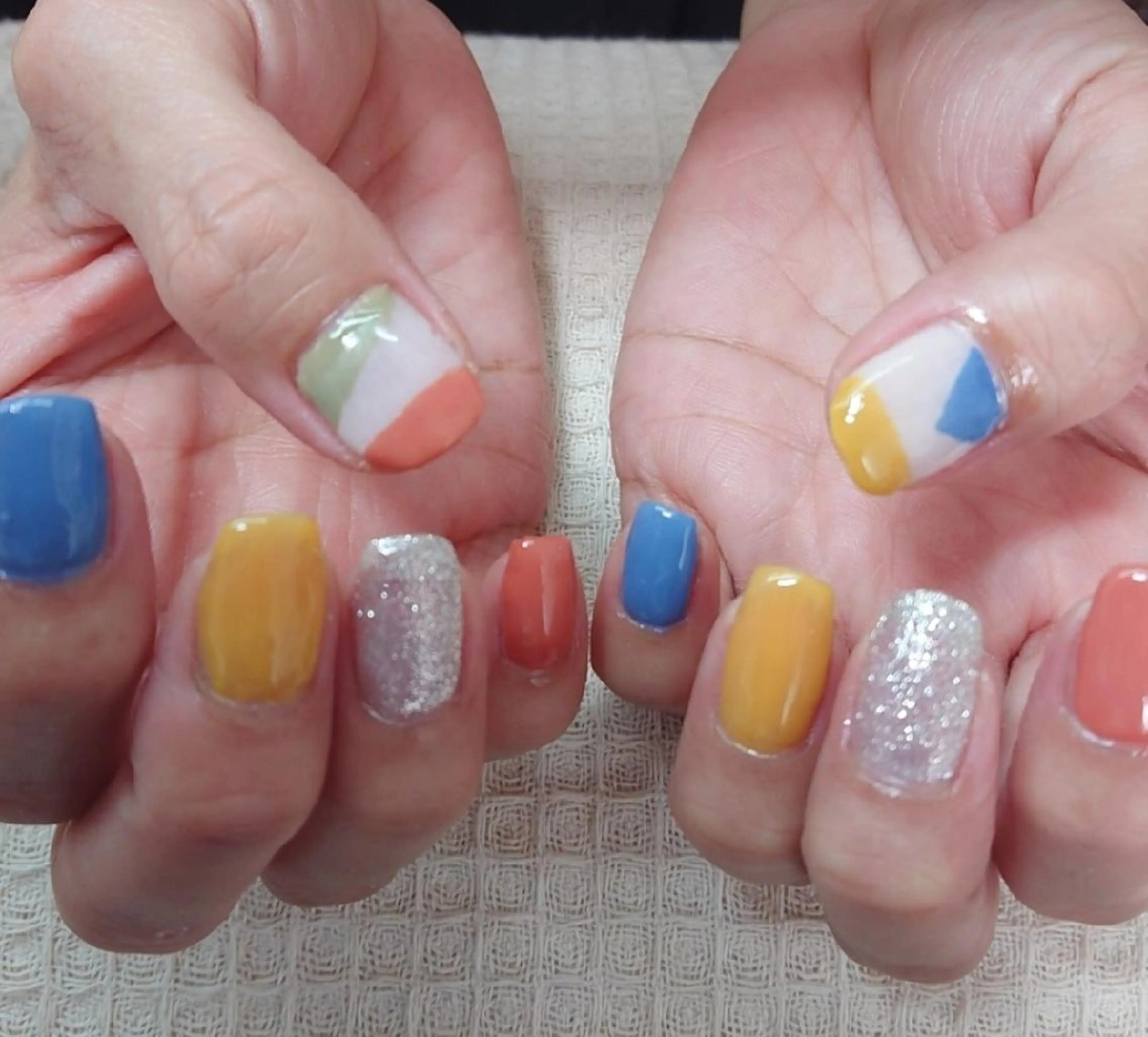 ミディアム プチネイル MIKIのネイルデザイン