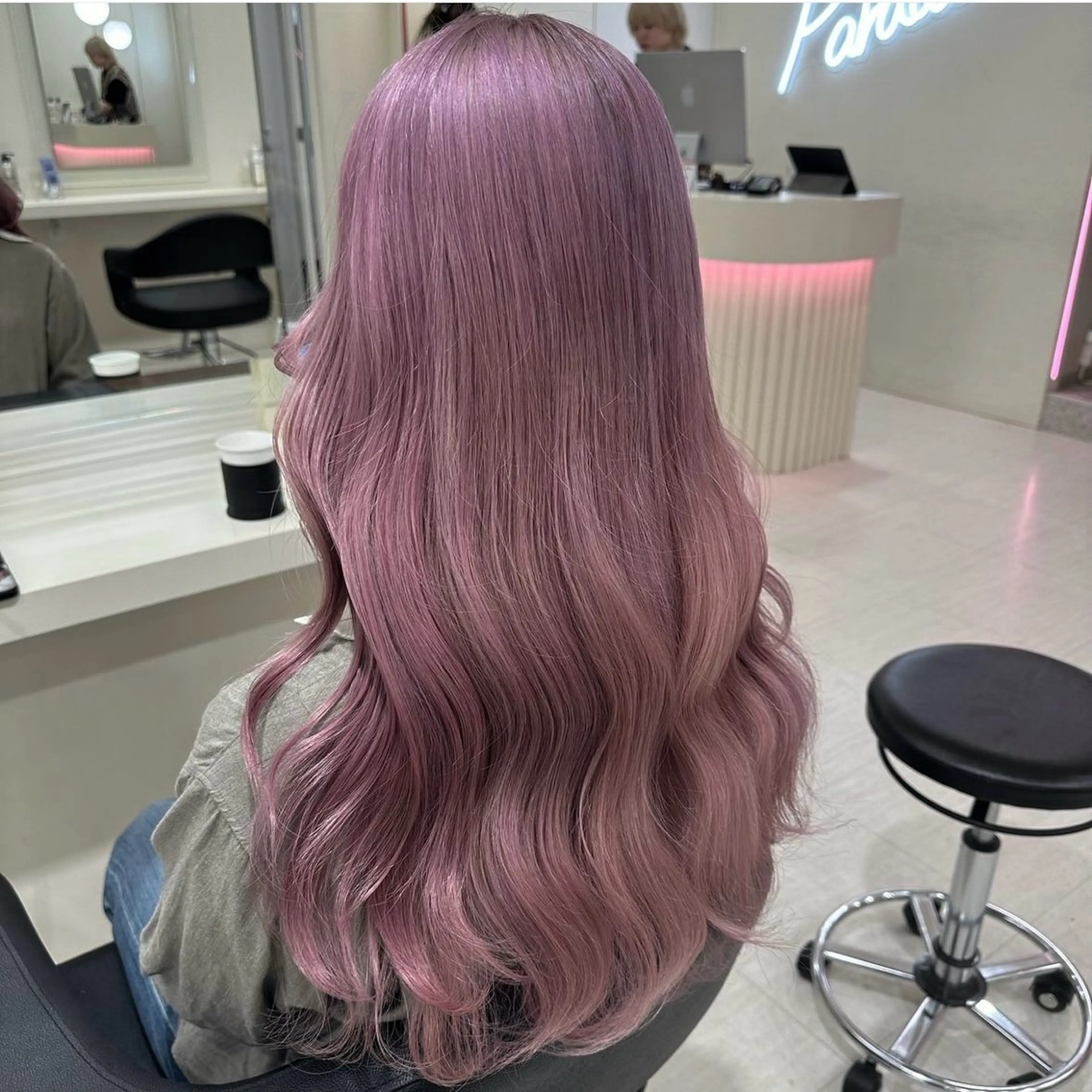 ロング ️🫧 AINE 🫧ハイトーンカラーのヘアスタイル