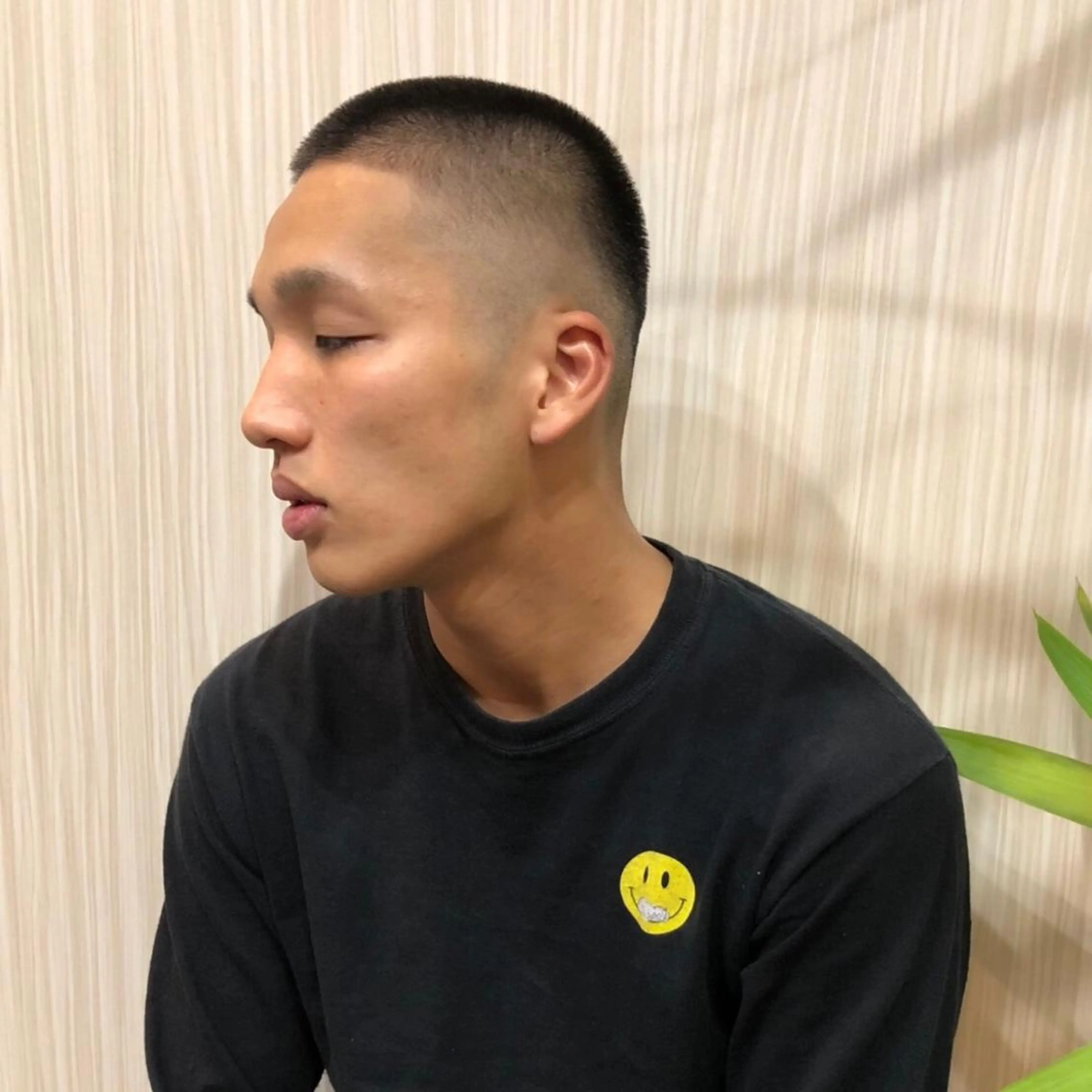 ショート メンズ ボウズ フェードカット スキンフェード 小野 康生のヘアスタイル