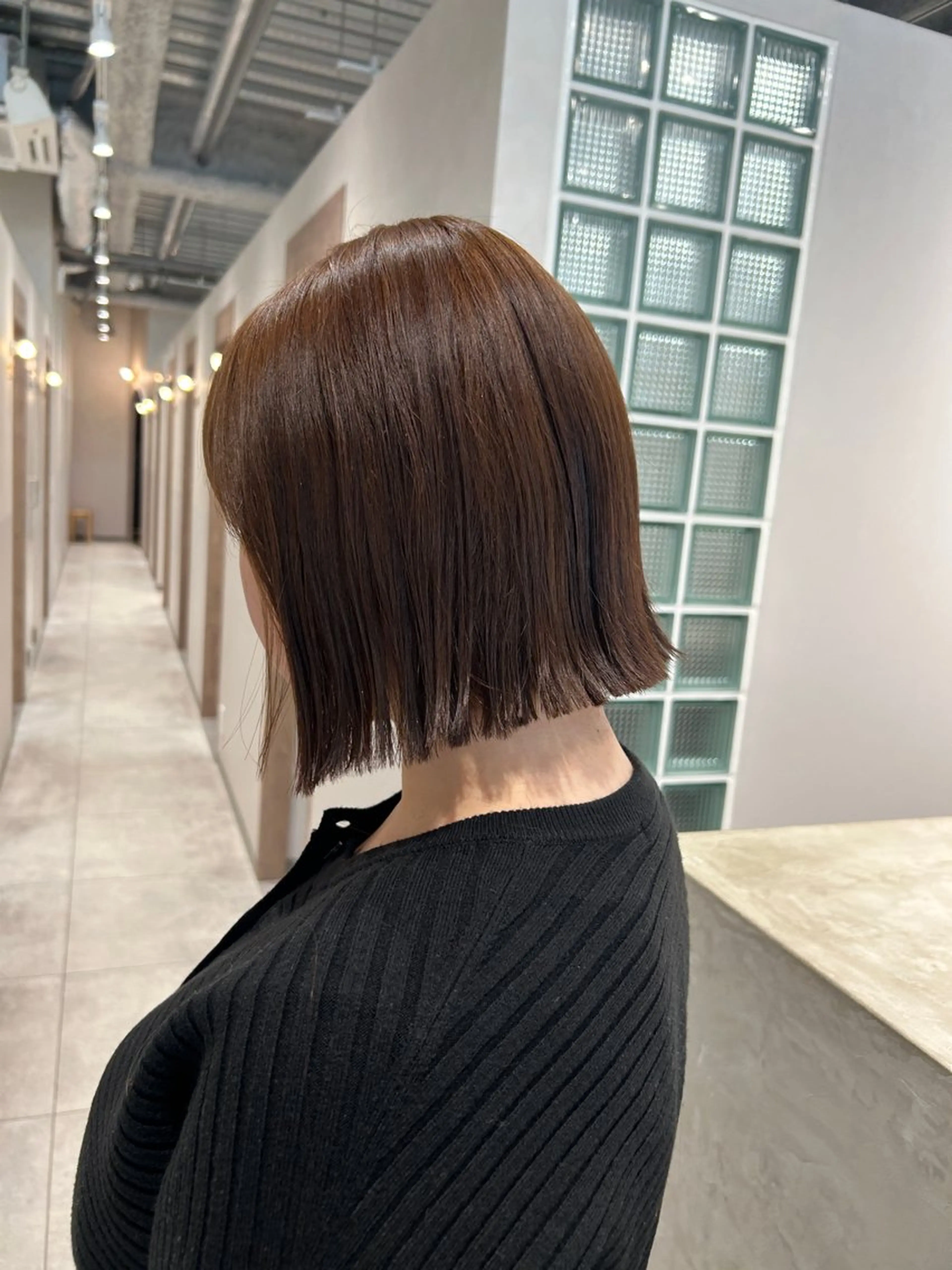ショート ボブ 外ハネヘア カット SALOWIN栄 三丁目 木戸里実のヘアスタイル