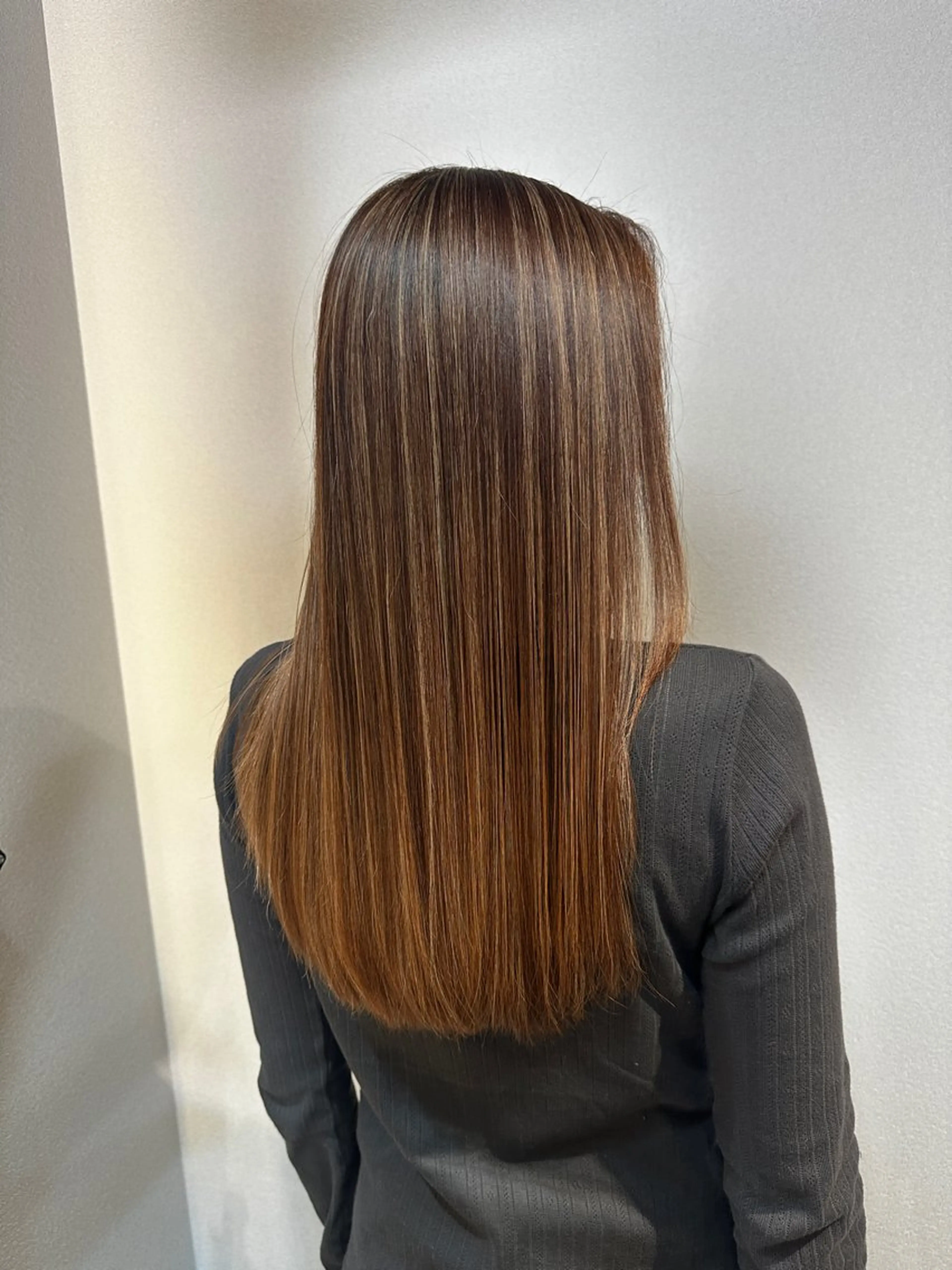 ロング カット ヘアカラー 服部 聖也のヘアスタイル