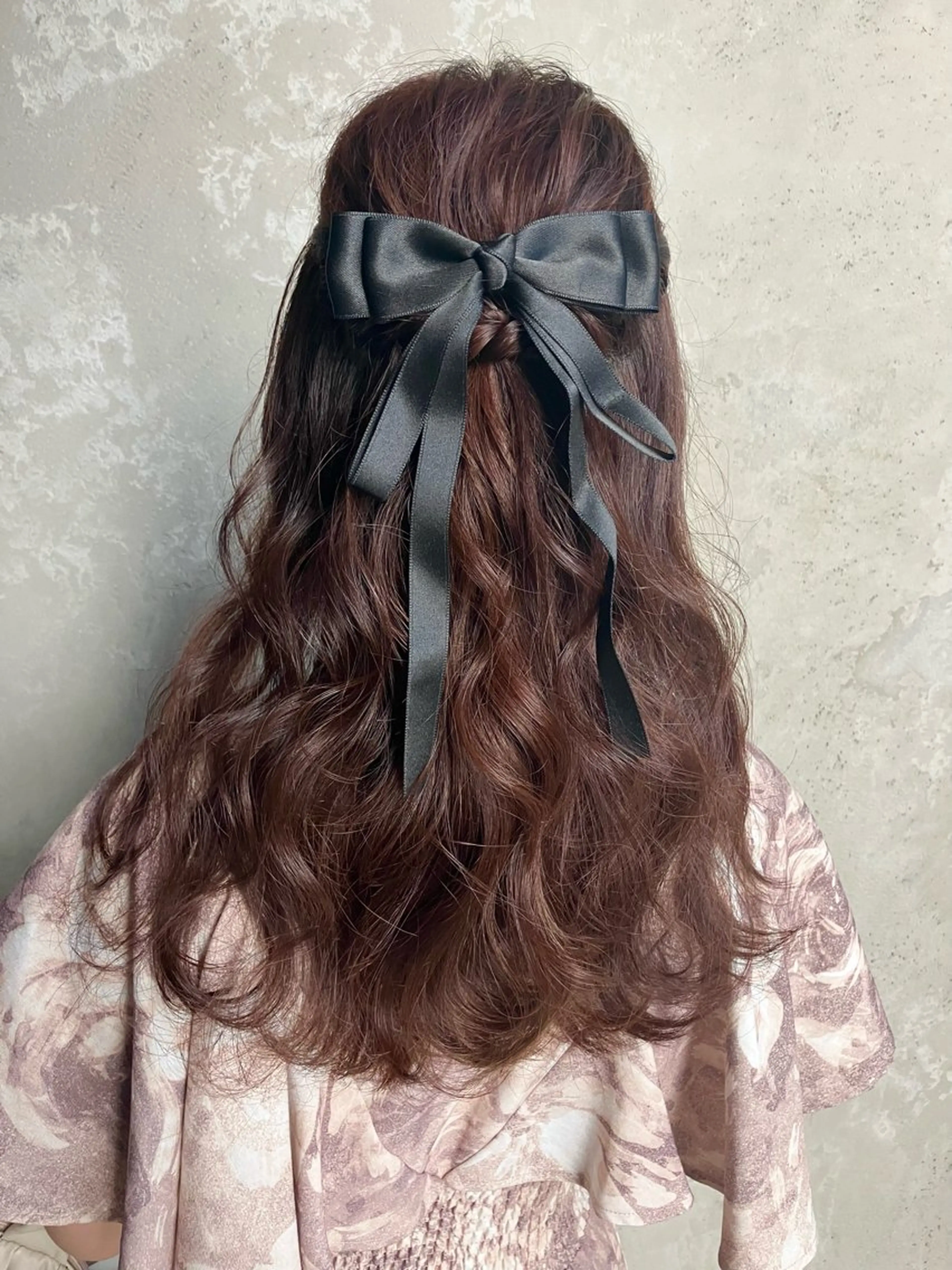 ミディアム カラー パーマ ヘアアレンジ メンズ キッズ ハーフアップ 子どものヘアアレンジ ミディアムパーマ メンズバレイヤージュ メンズブリーチ トリートメント ヘアセット 【kotona】GrandStorysalon所属・kotona 🤍miuraのヘアスタイル
