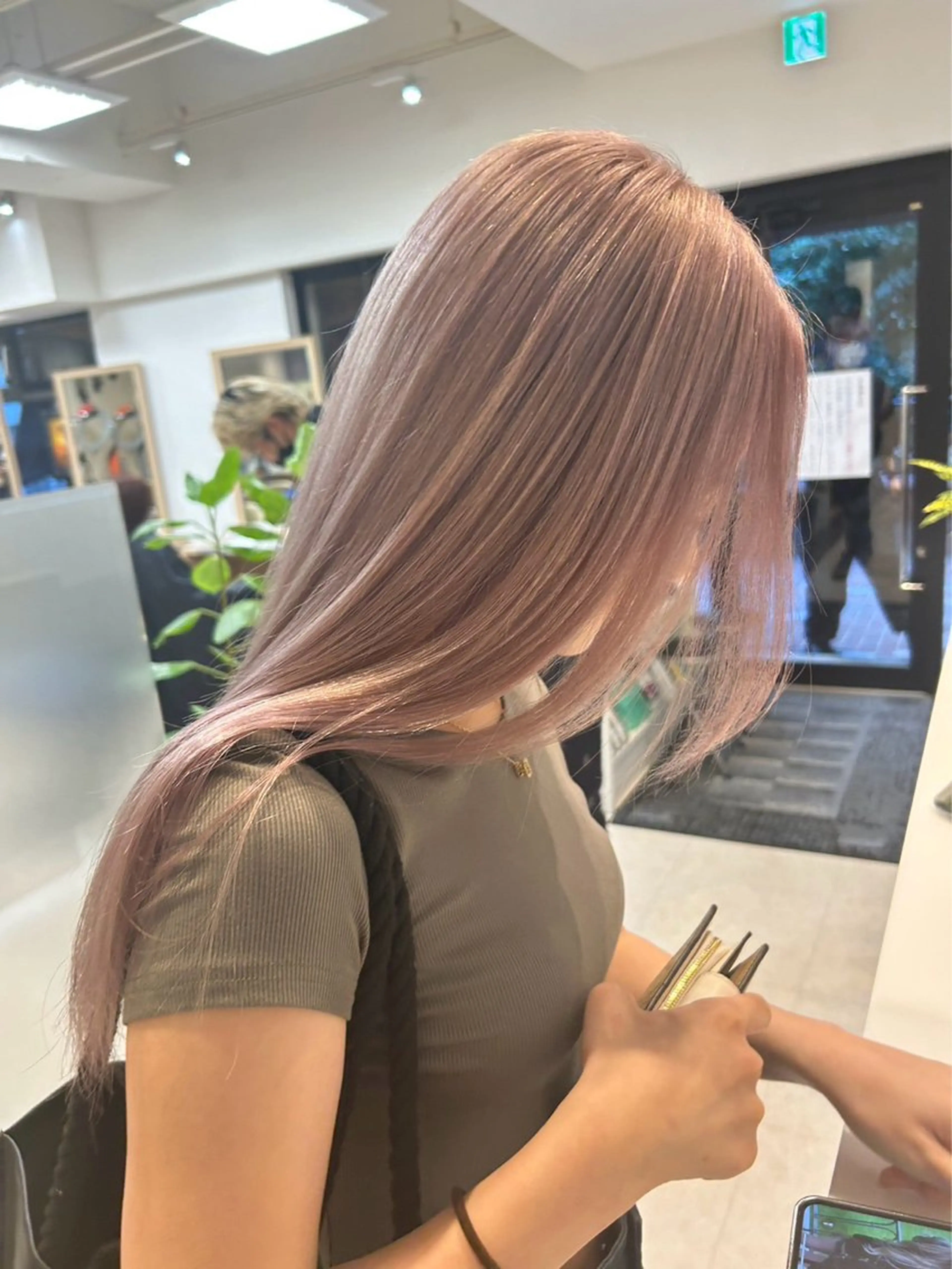 カラー ブリーチ 透明感カラー ピンクカラー UMEDA RYUHEIのヘアスタイル
