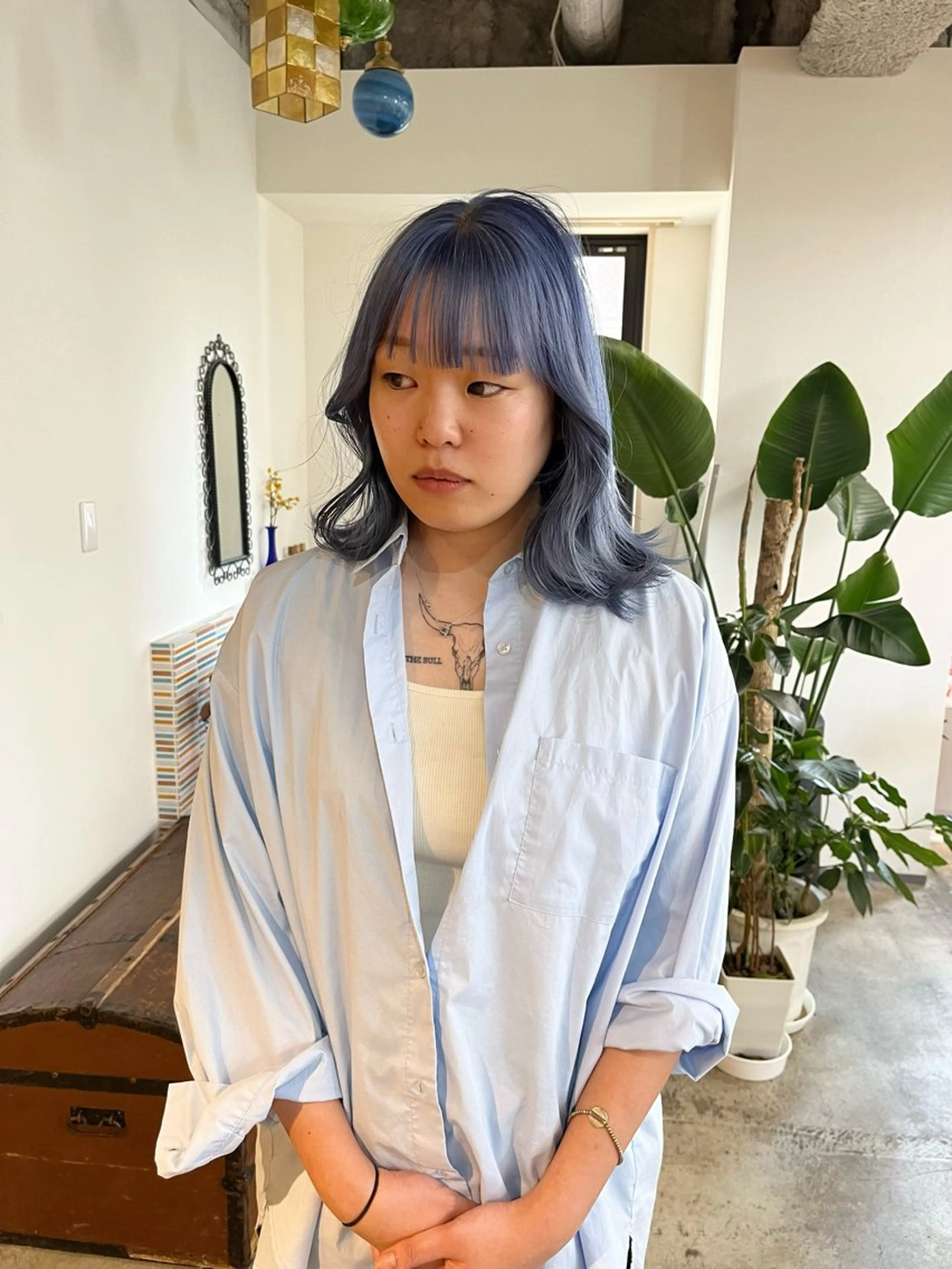 ミディアム カラー ブリーチ ブルーカラー ネイビーカラー カット ヘアカラー トリートメント 🩷ハイトーン透明感 レイヤー🩷ユリカのヘアスタイル