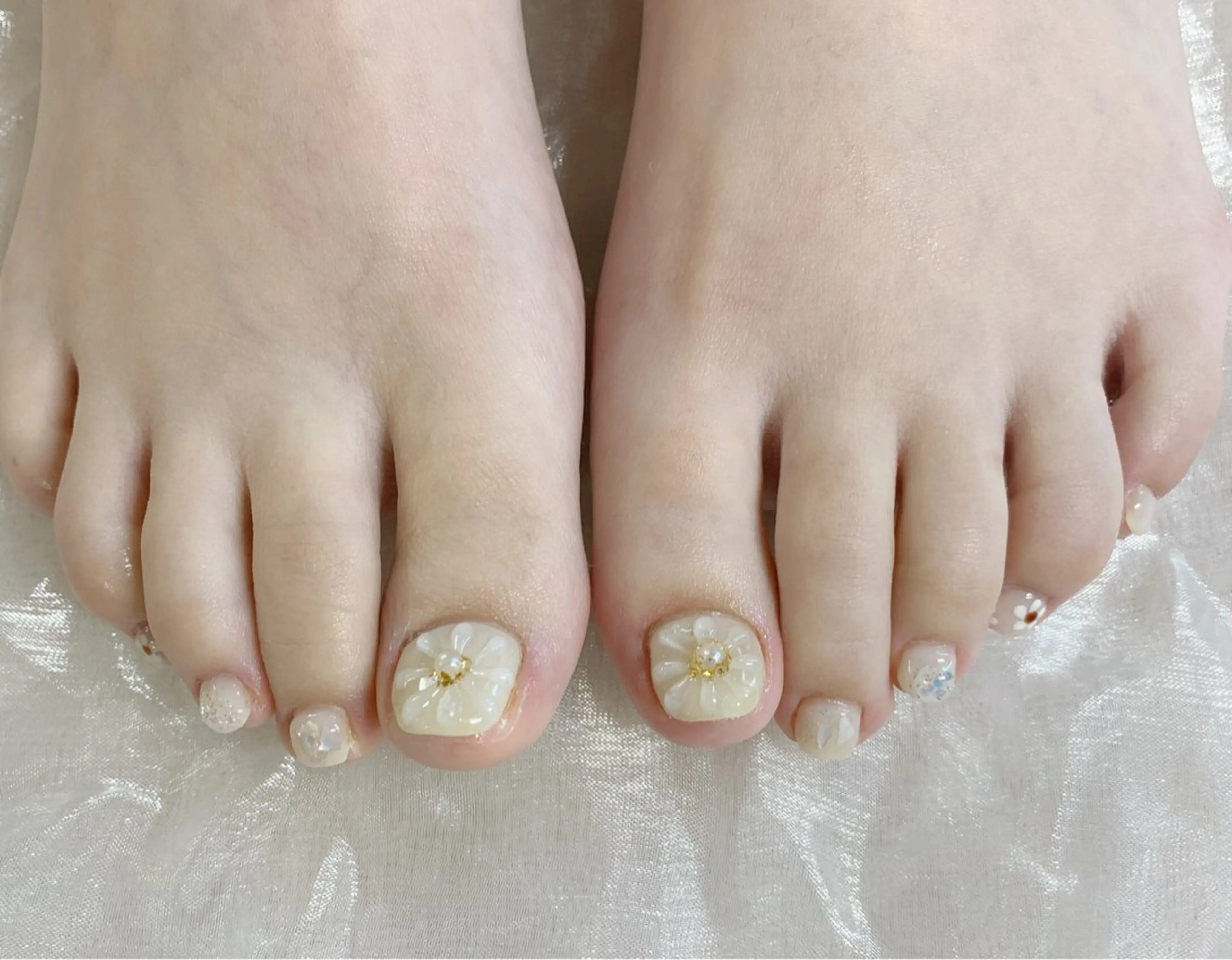 ネイル アートネイル ぷっくりネイル 春ネイル 夏ネイル フットネイル mira-cle大濱美容アカデミー所属・AI NAのネイルデザイン