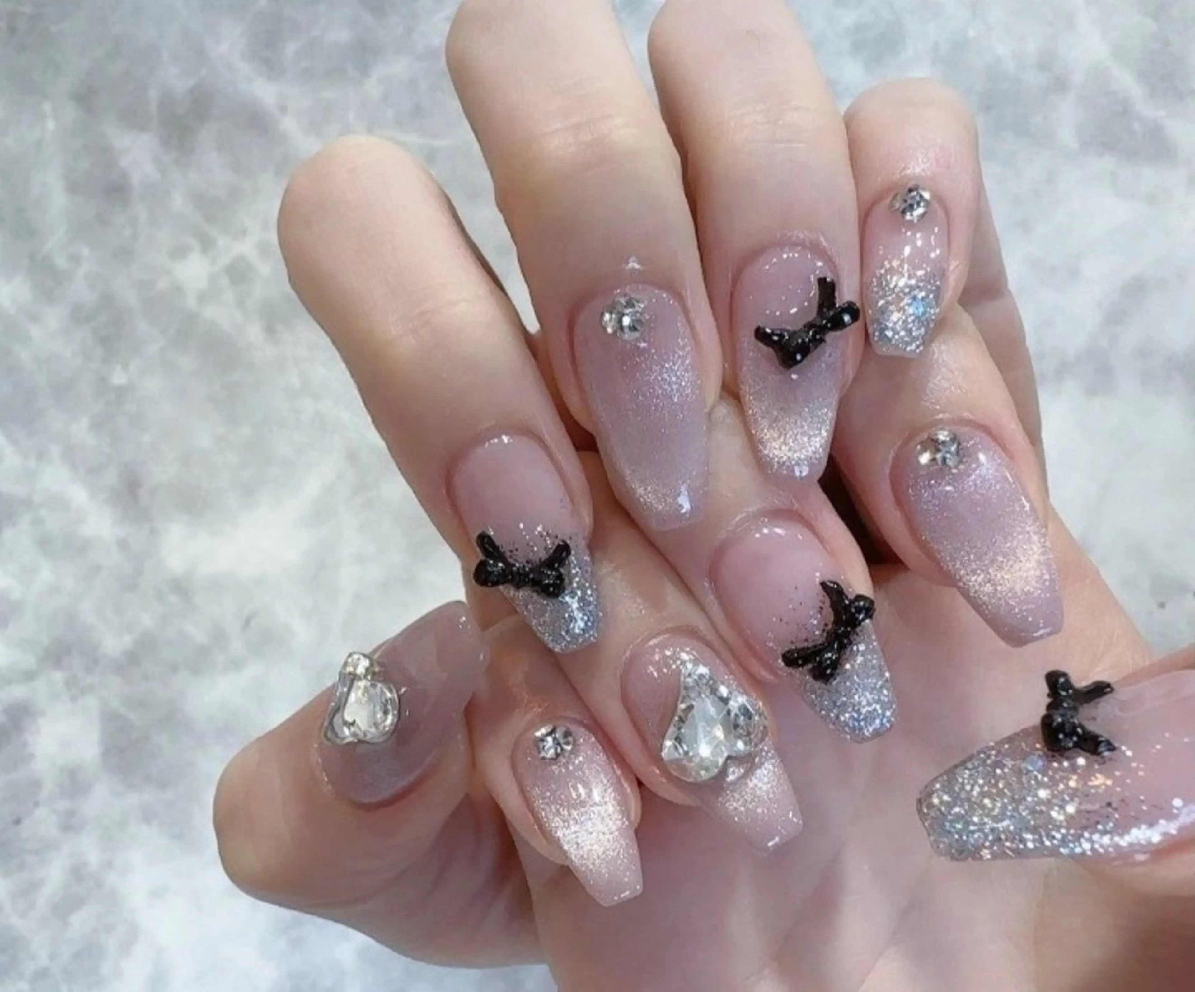 カラー グラデーションカラー ピンクカラー ハンドネイル AIN Nailのネイルデザイン