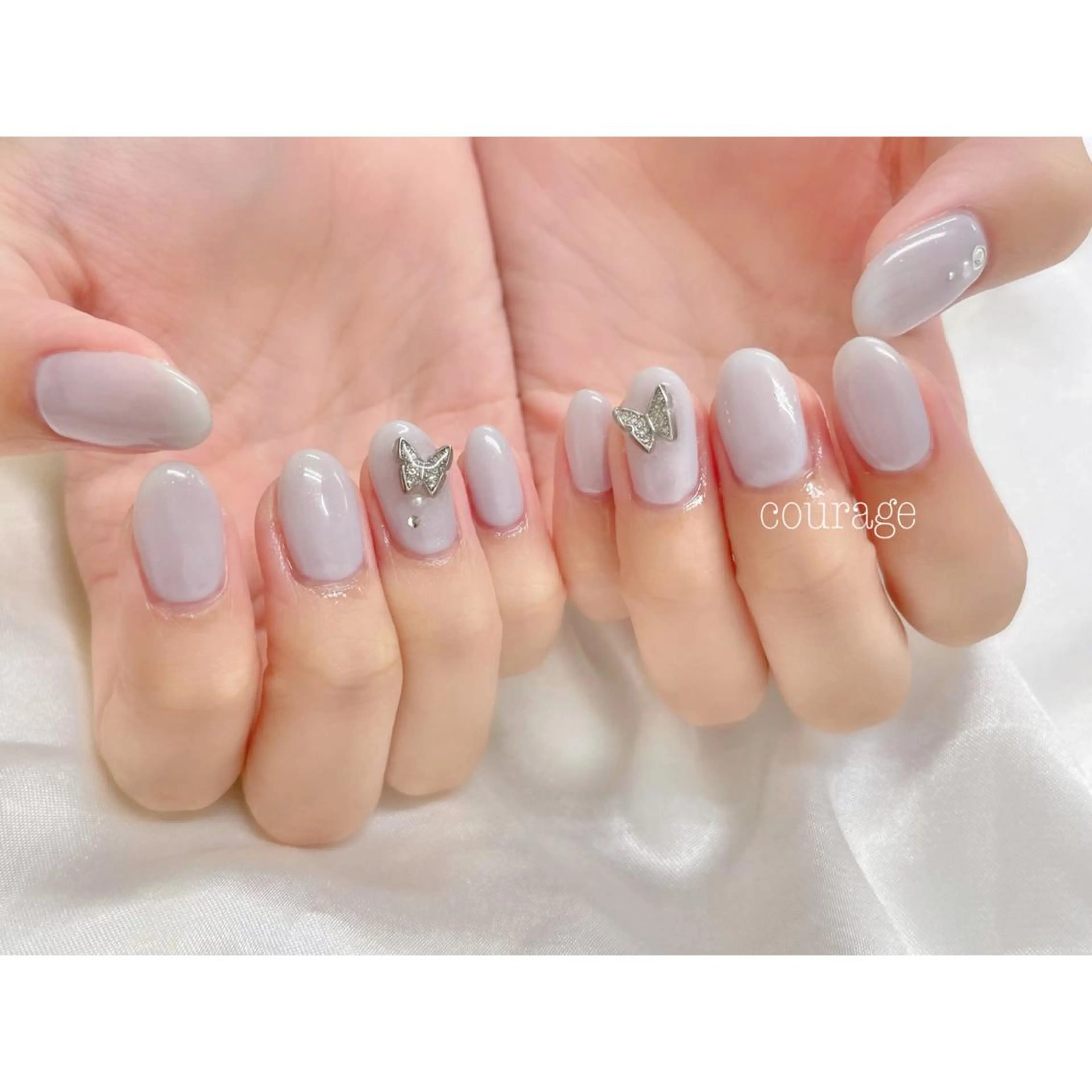 ネイル ワンカラーネイル ストーンネイル ハンドネイル ネイルサロン courageのネイルデザイン