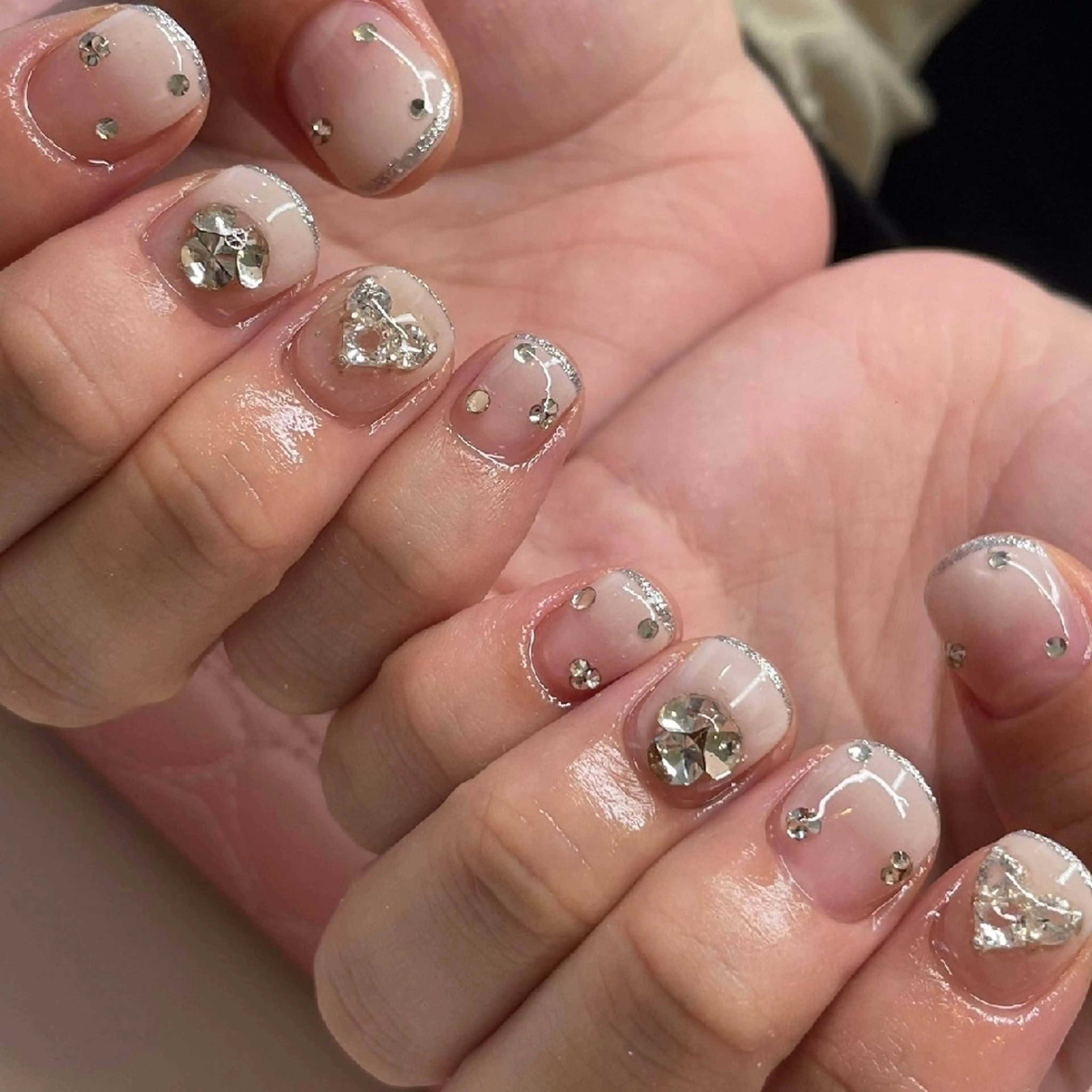 ネイル キラキラネイル ストーンネイル ワンホンネイル 心斎橋Salon Epokkuのネイルデザイン