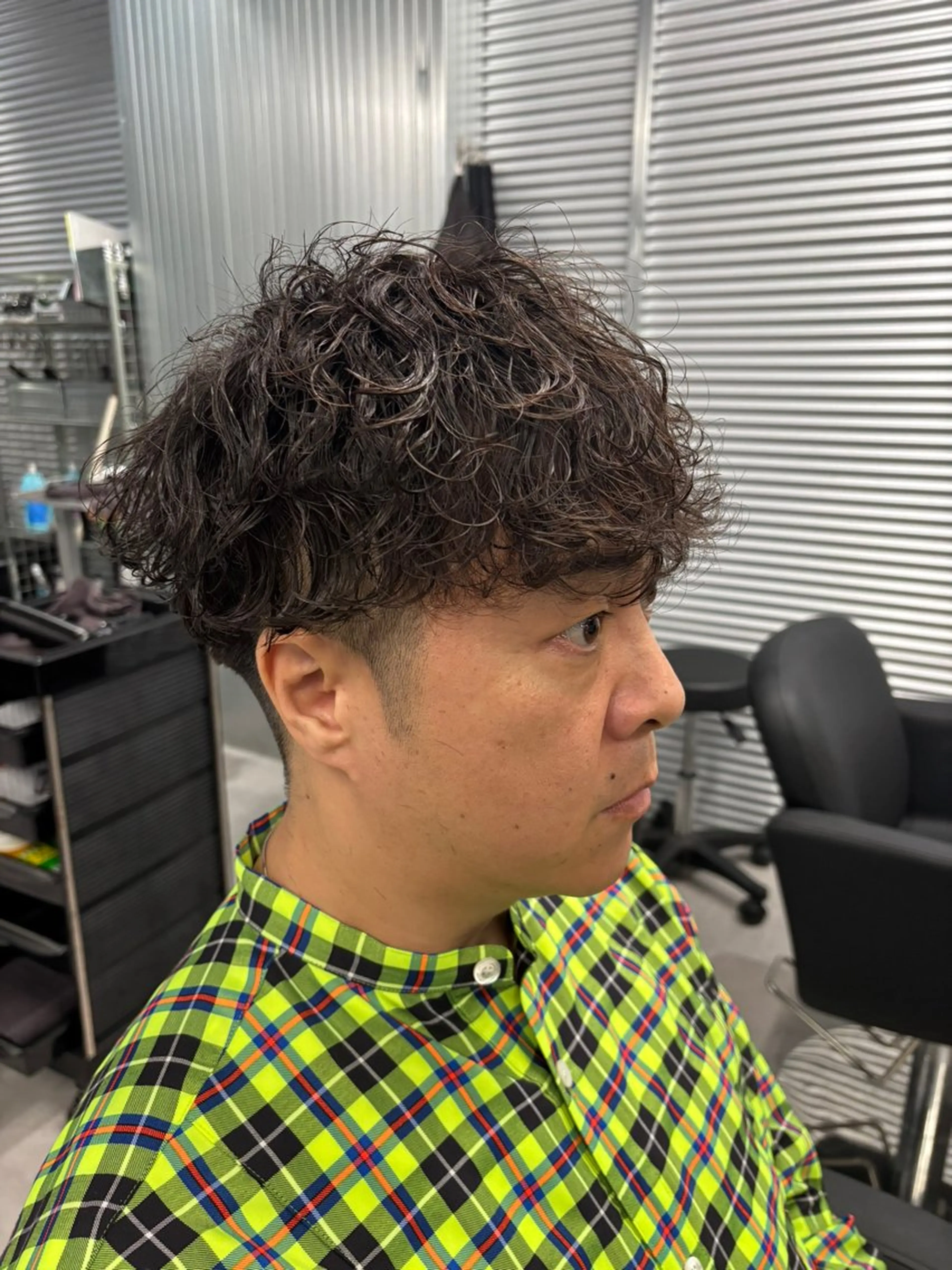 パーマ メンズ マッシュ メンズパーマ 刈り上げ 波巻きパーマ カット パーマ トリートメント 波巻き/ツイスパ/ 短髪/鈴木俊也のヘアスタイル