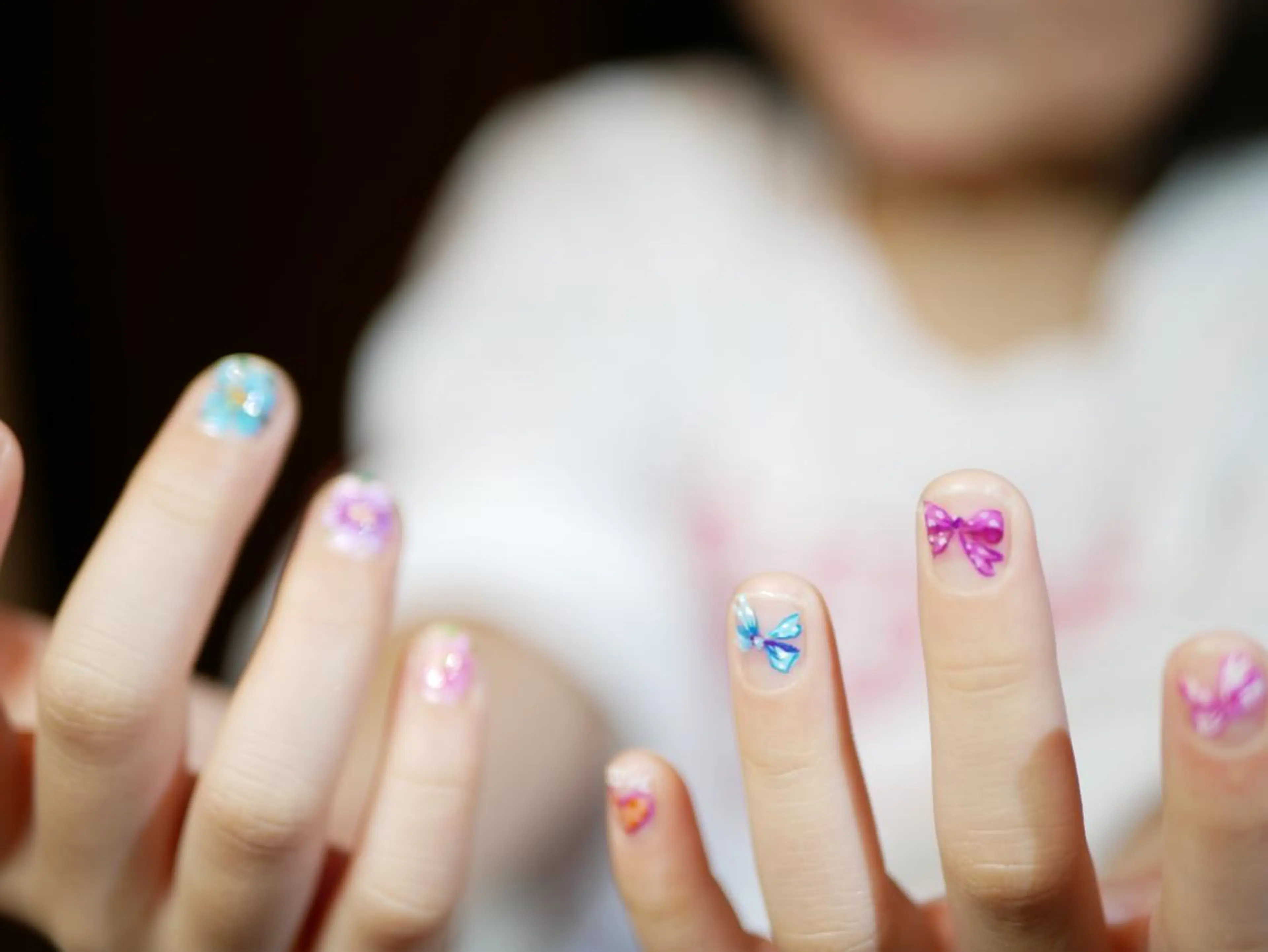 ネイル アートネイル リボン ARTスクールサロン お・タマゴのネイルデザイン